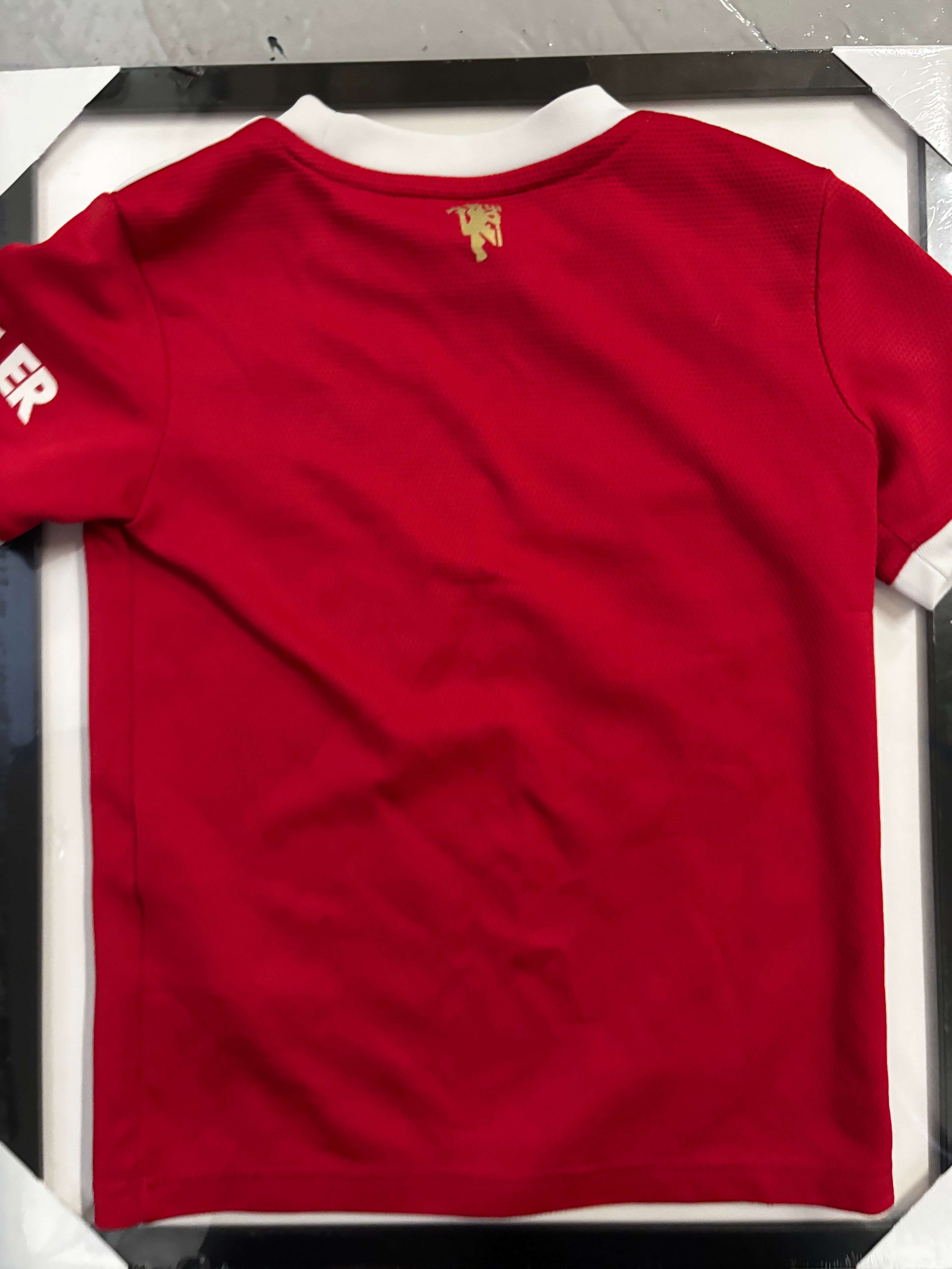 Manchester United Kids Home Shirt. Size 7-8 Years.