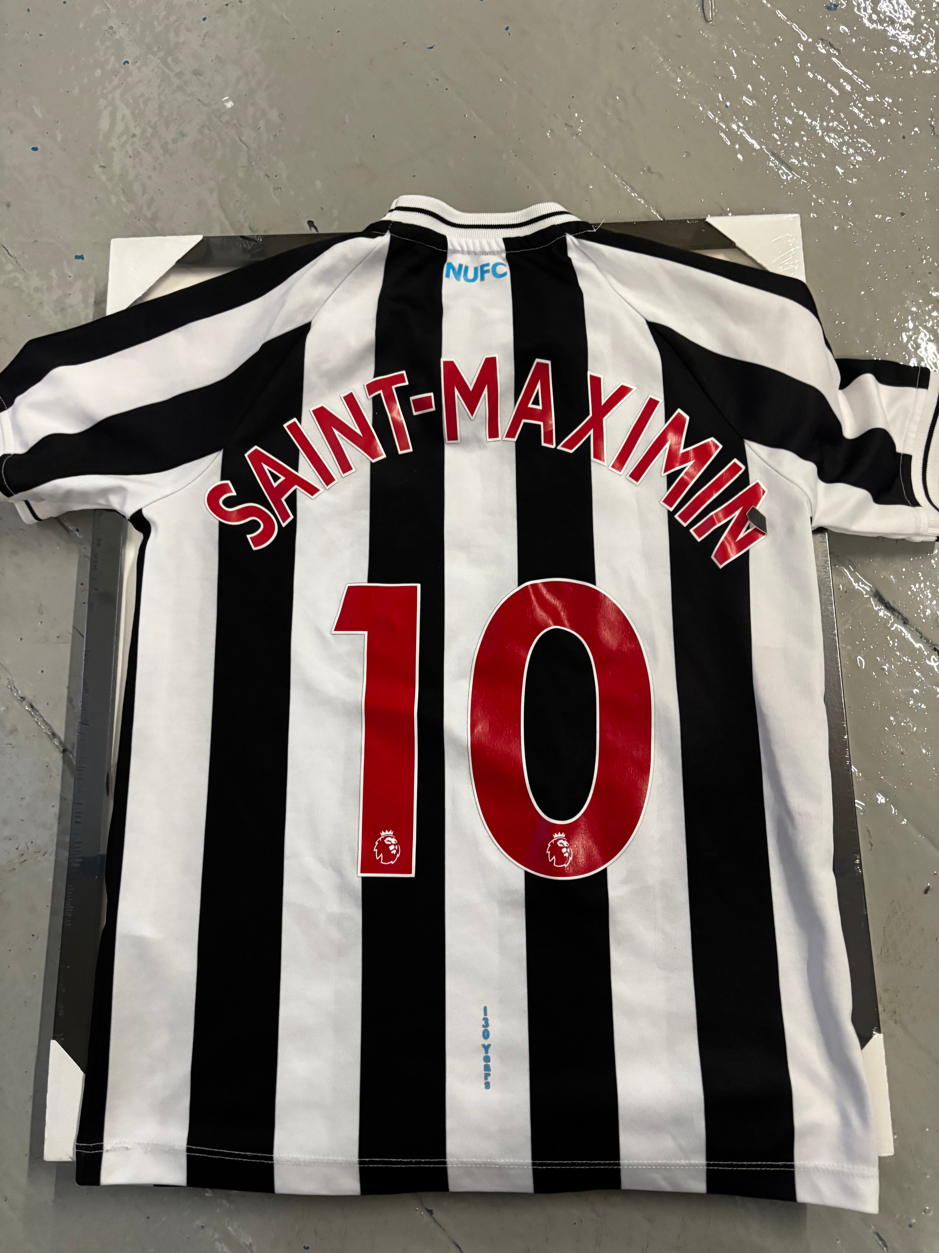 Newcastle United Home Shirt. Size Kids Junior Medium. Saint-Maximin 10