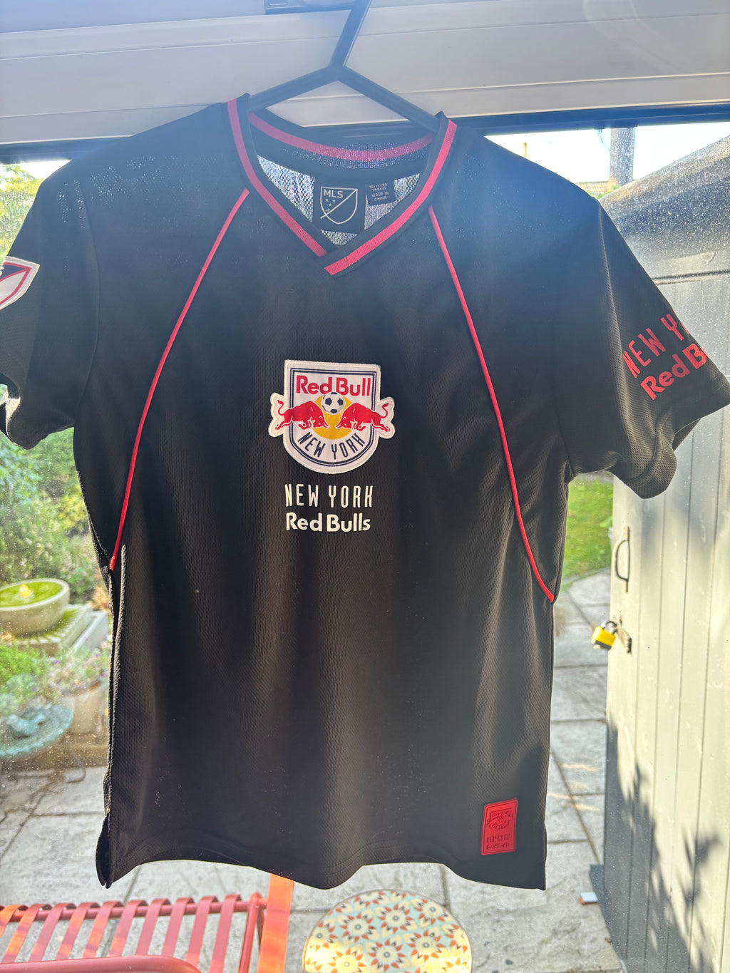 New York Red Bulls Away Shirt. Size Kids 10-11 Years.