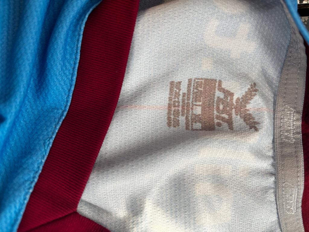 Scunthorpe United Home Shirt. Size Medium.