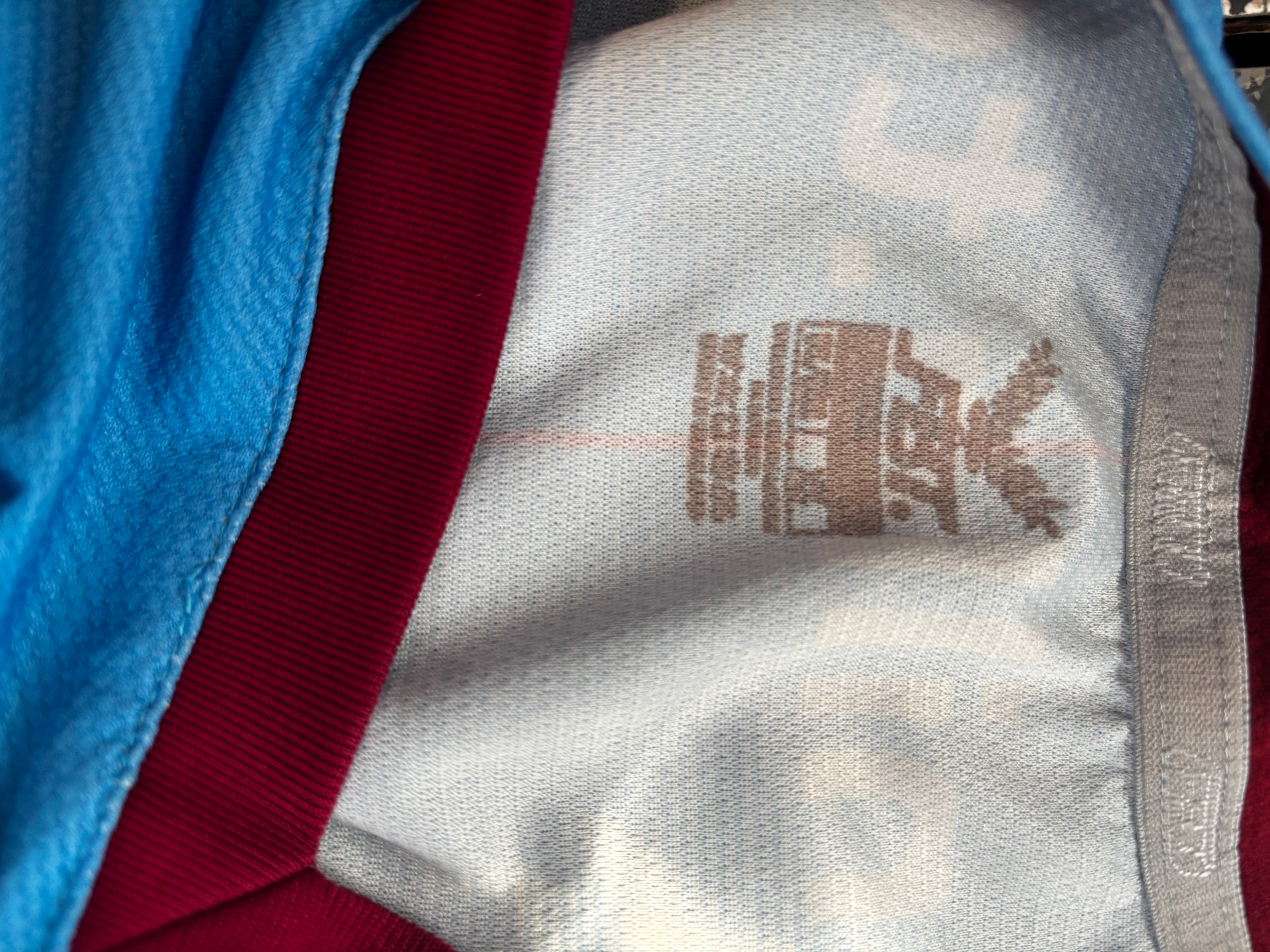 Scunthorpe United Home Shirt. Size Medium.
