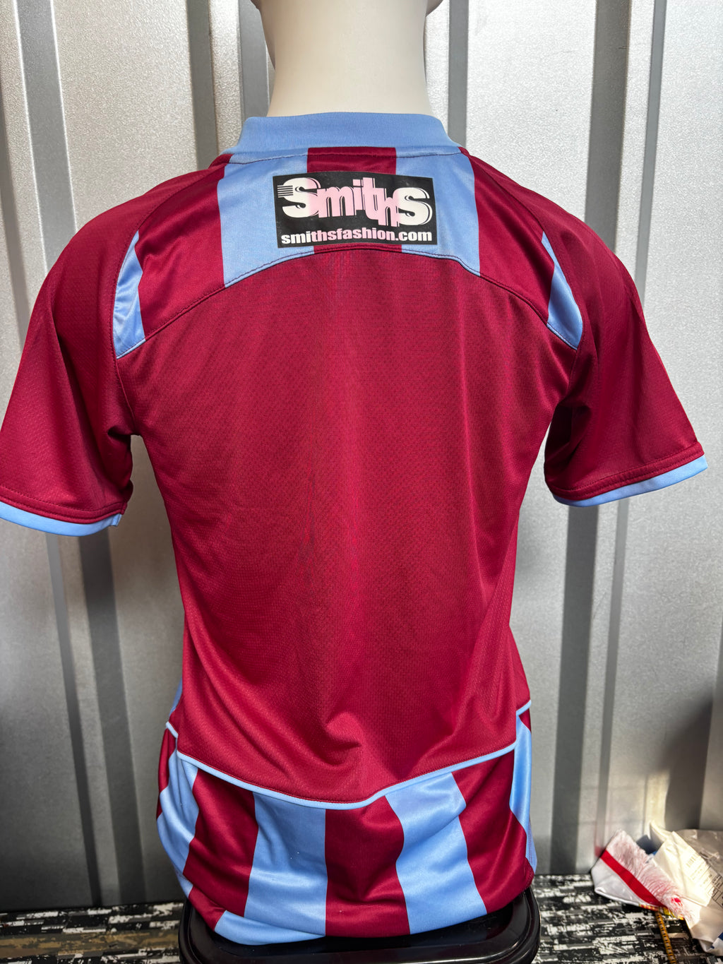 Scunthorpe United Kids Home Shirt. Size Medium Junior