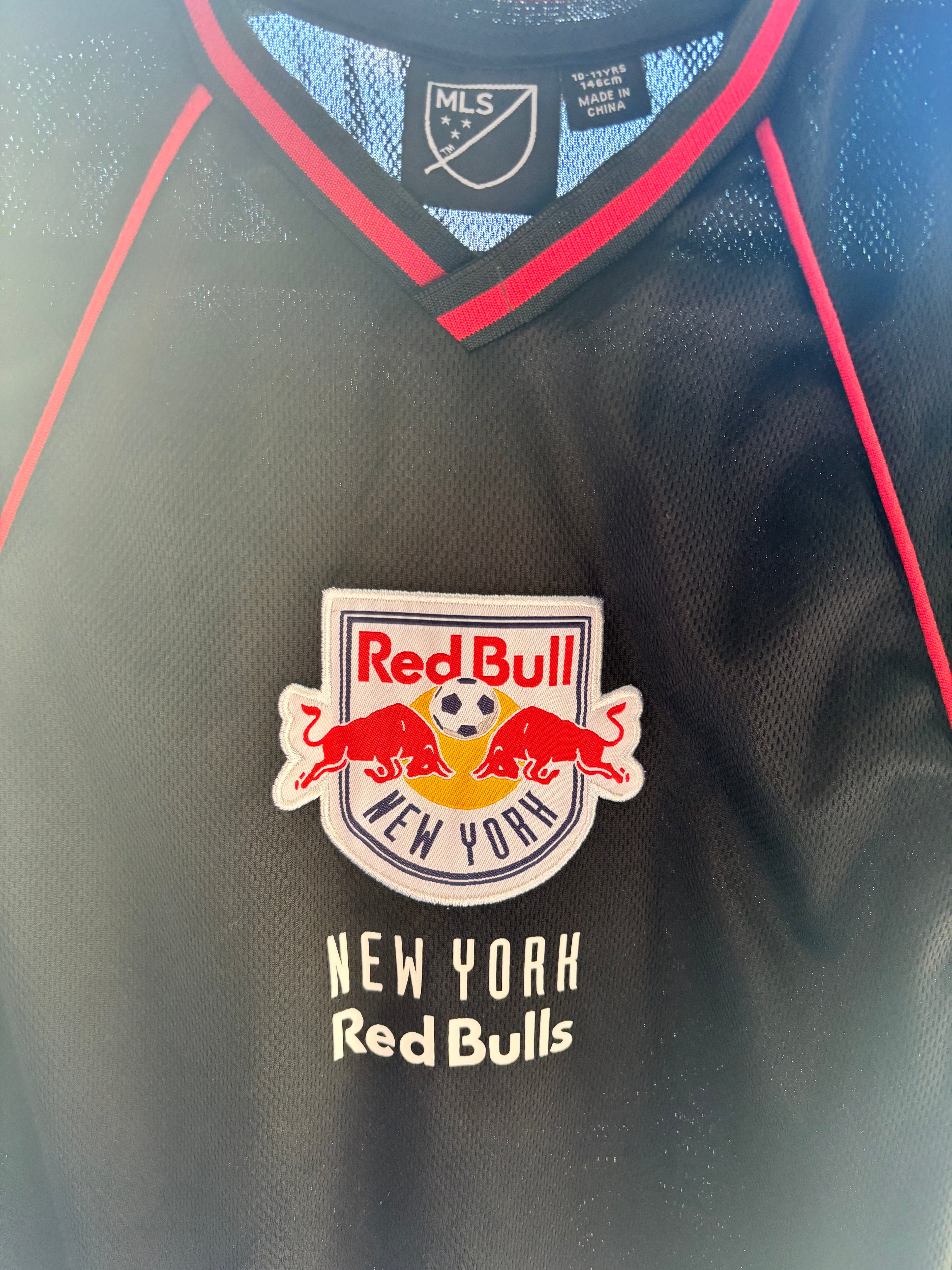 New York Red Bulls Away Shirt. Size Kids 10-11 Years.