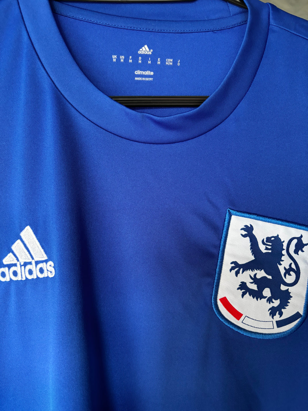 Netherlands Away Shirt. Size Medium.
