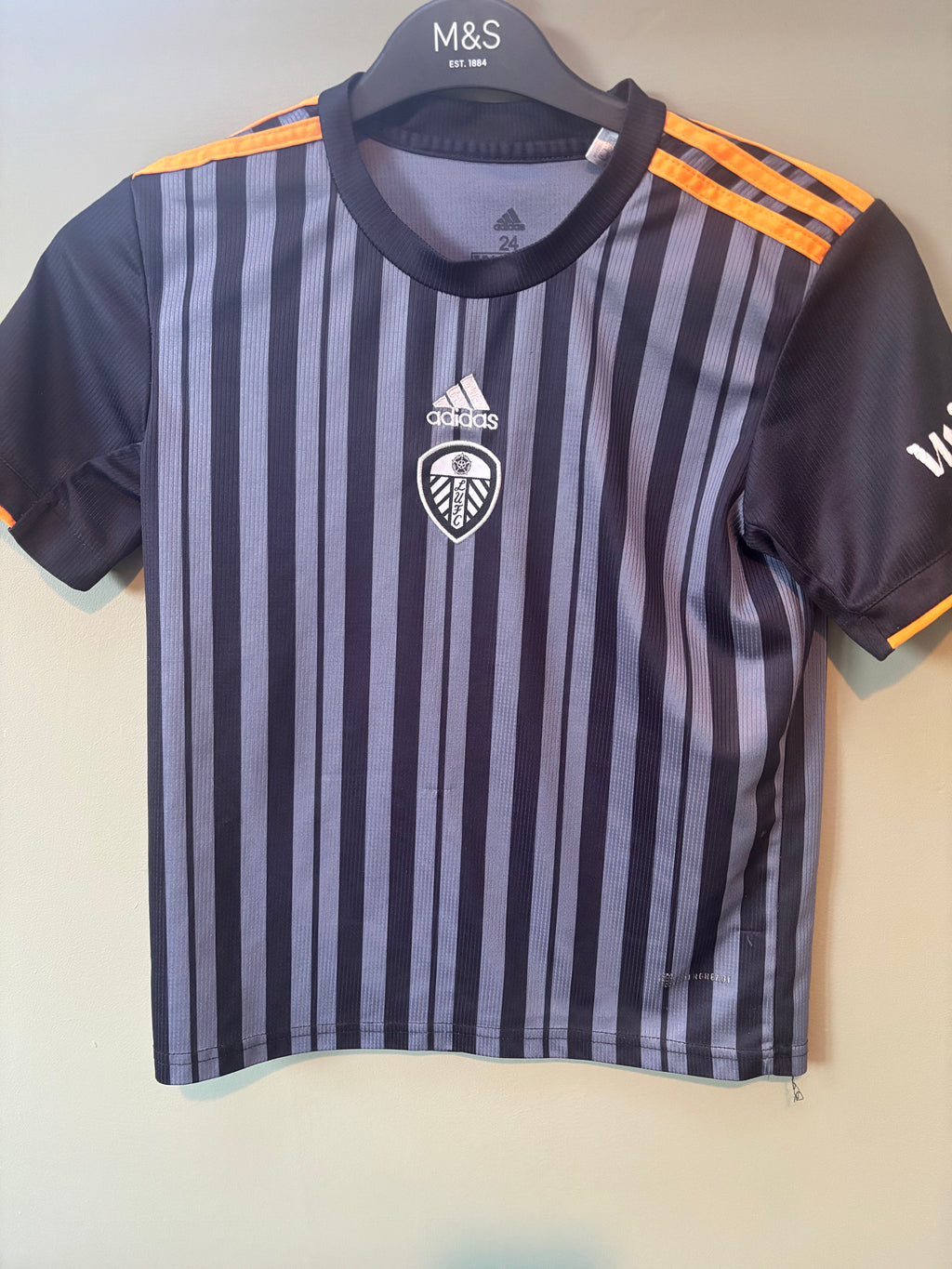 Leeds United Away Shirt 2021/2. Kids Size 8 Years.