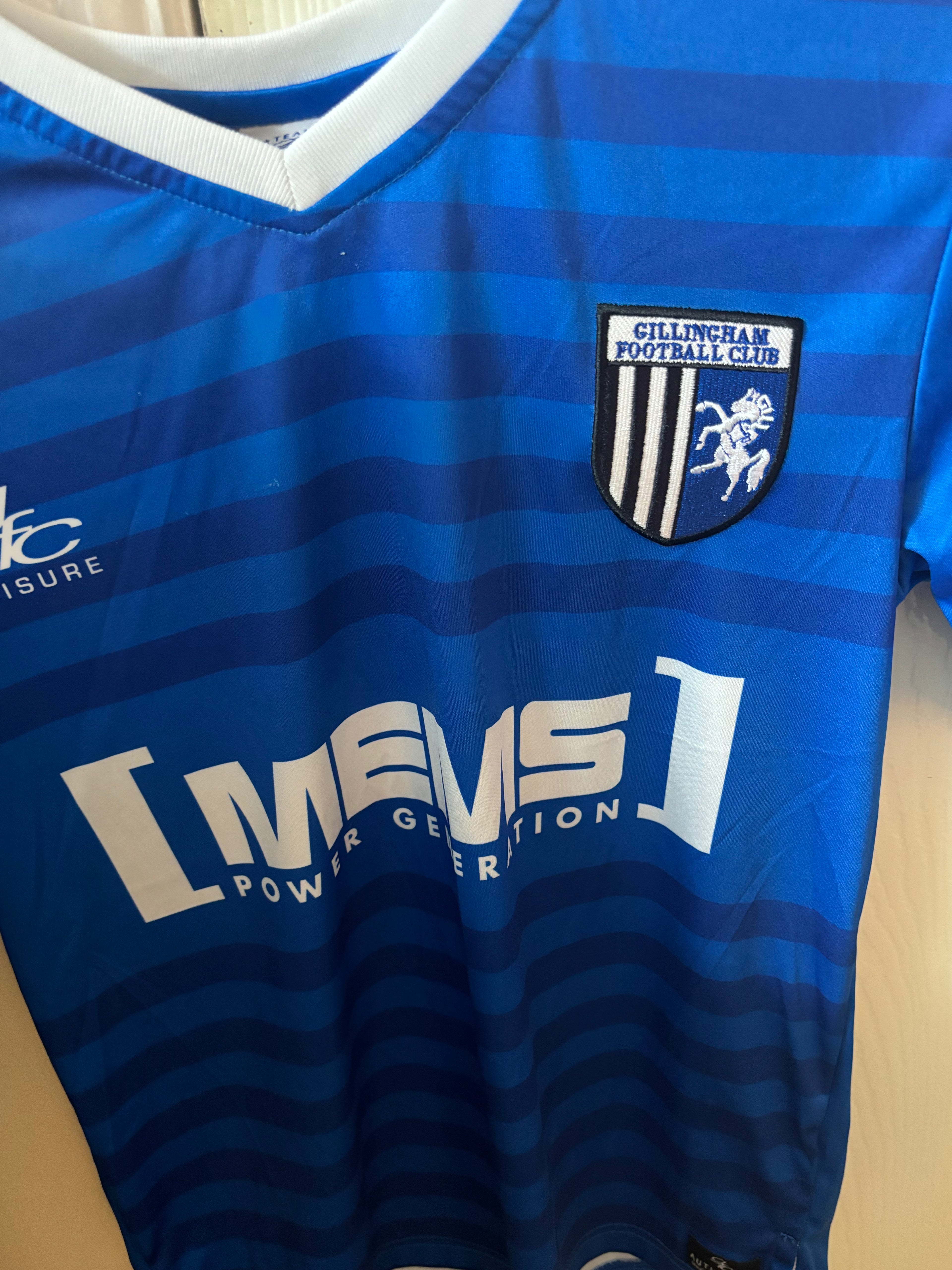 Gillingham Home Shirt. Size Youth Large.