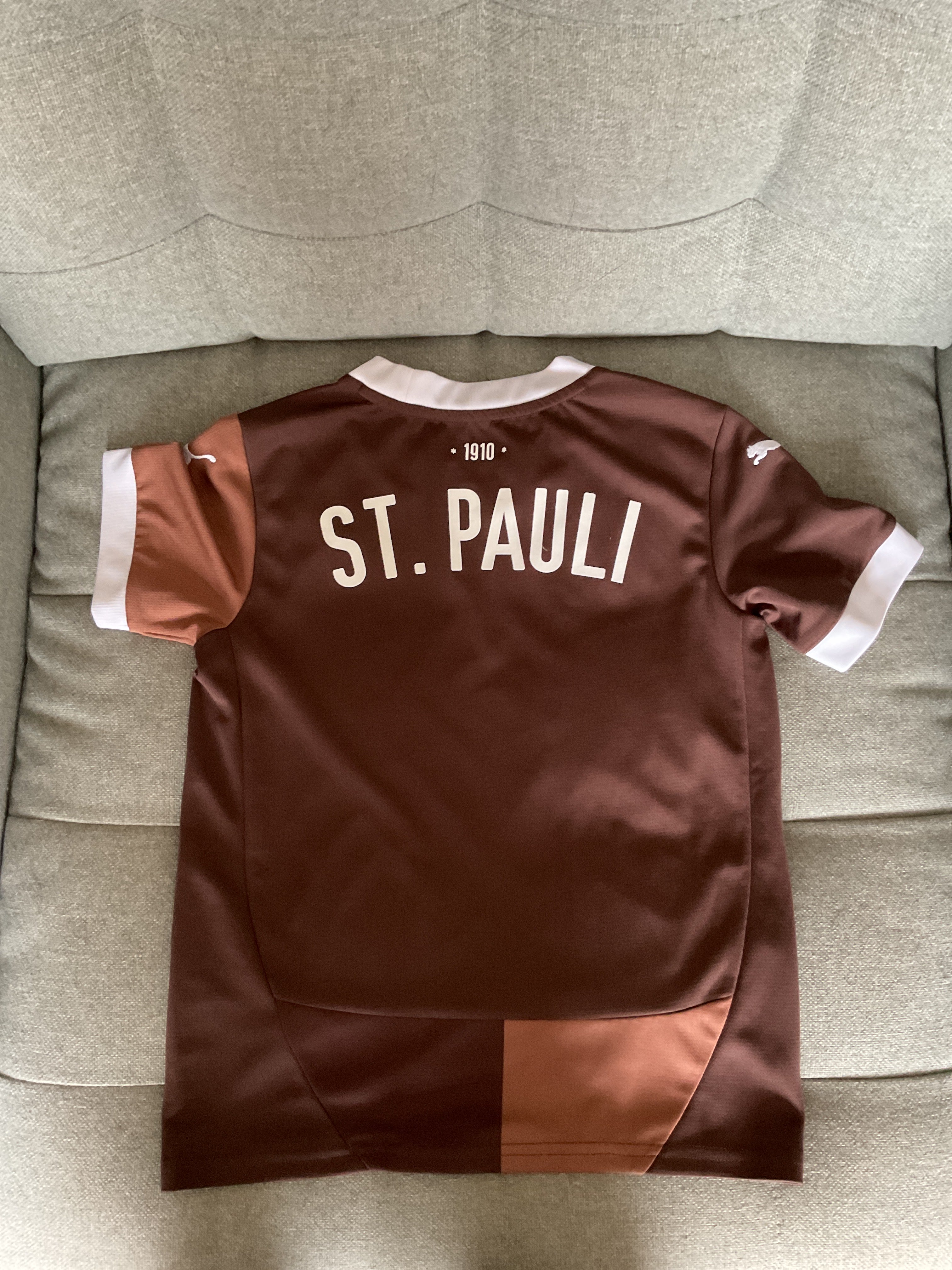 St.Pauli Kids Home Shirt. Size 9-10 Years