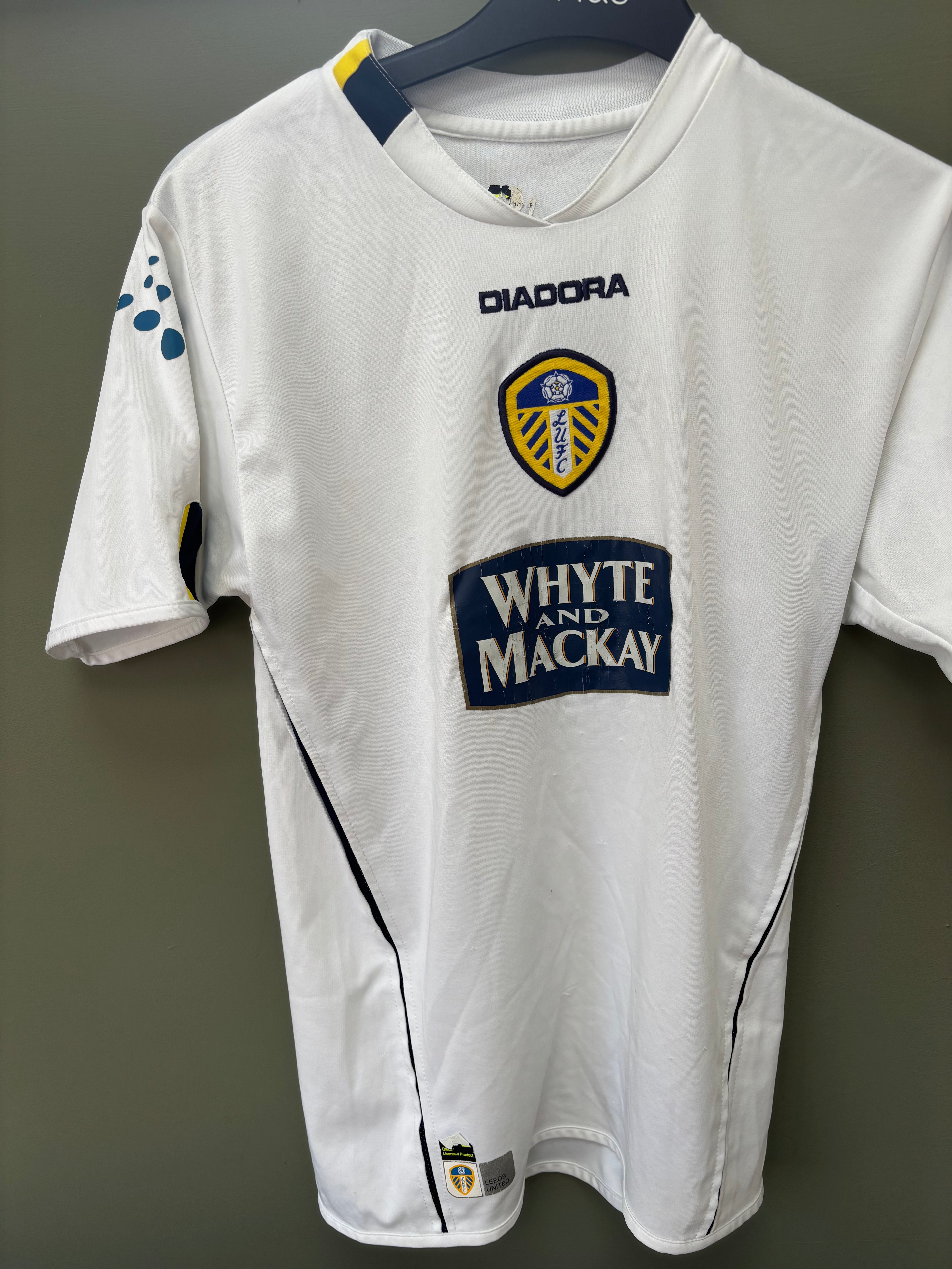 Leeds United Home Shirt 2004-05. Size Kids 11-12 Years.