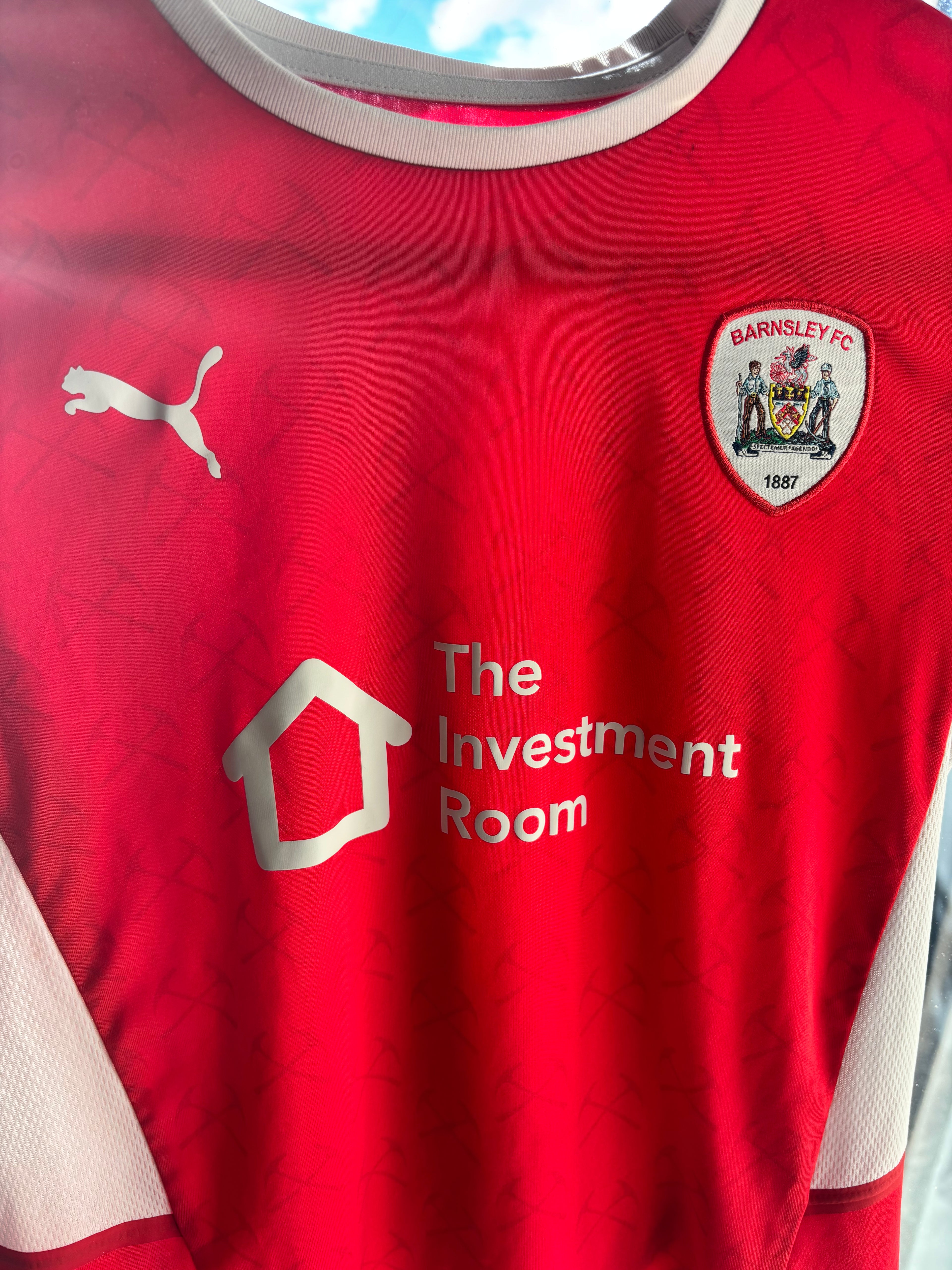 Barnsley Home Shirt 2021/22. Size Kids Age 11/12 Years.