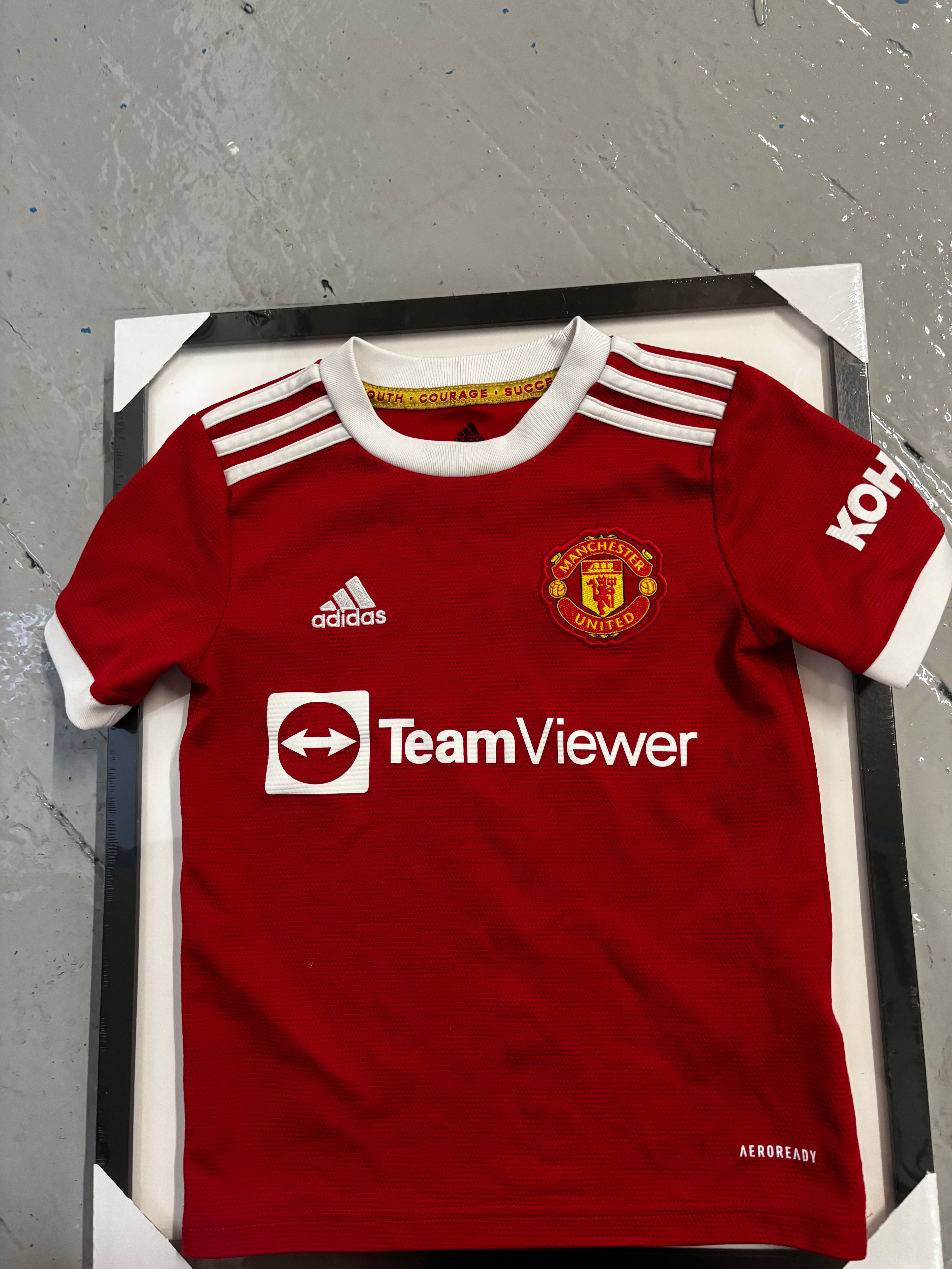 Manchester United Kids Home Shirt. Size 7-8 Years.