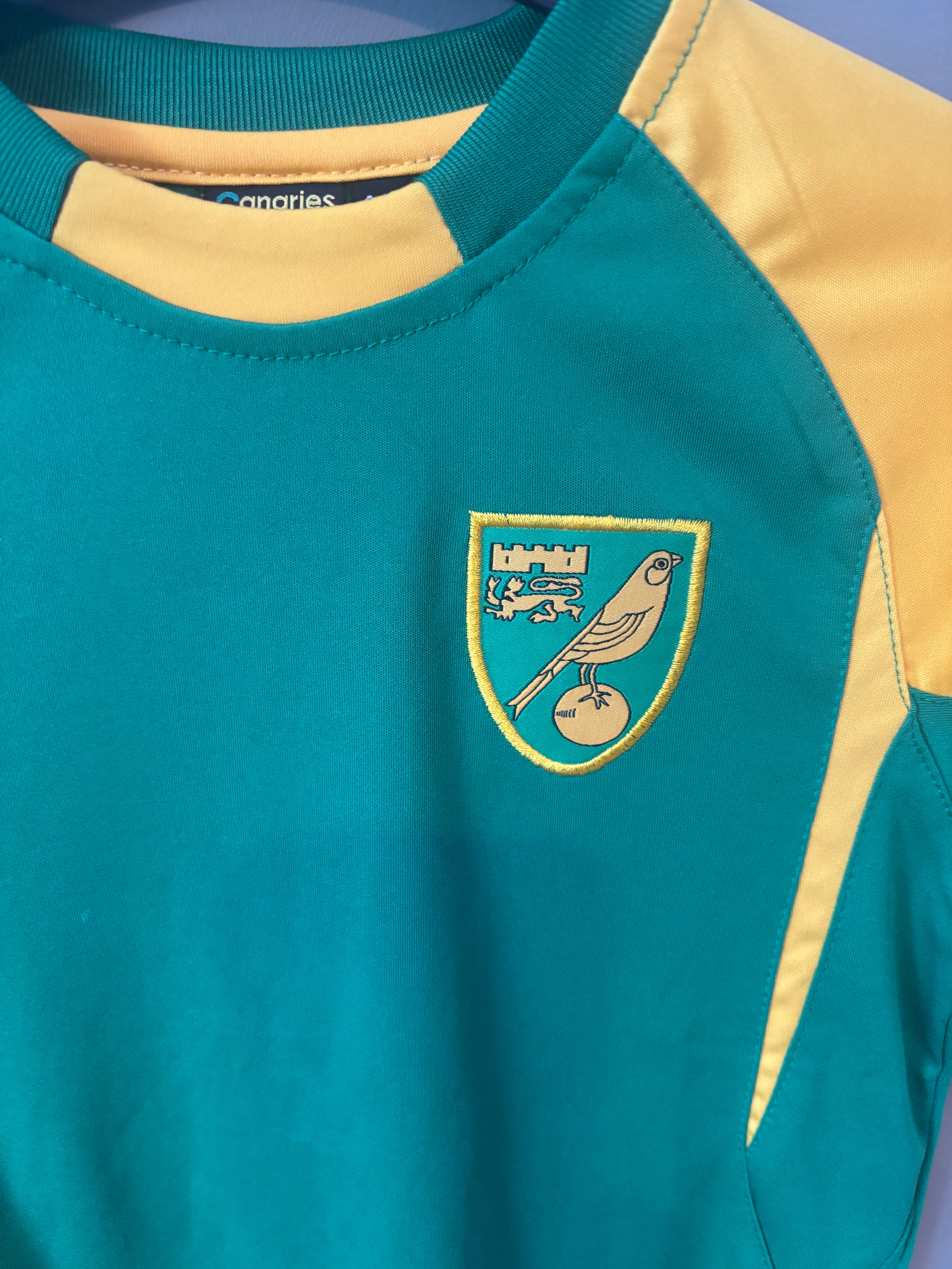 Norwich City Home Shirt. Kids Size Age 6/7 Years