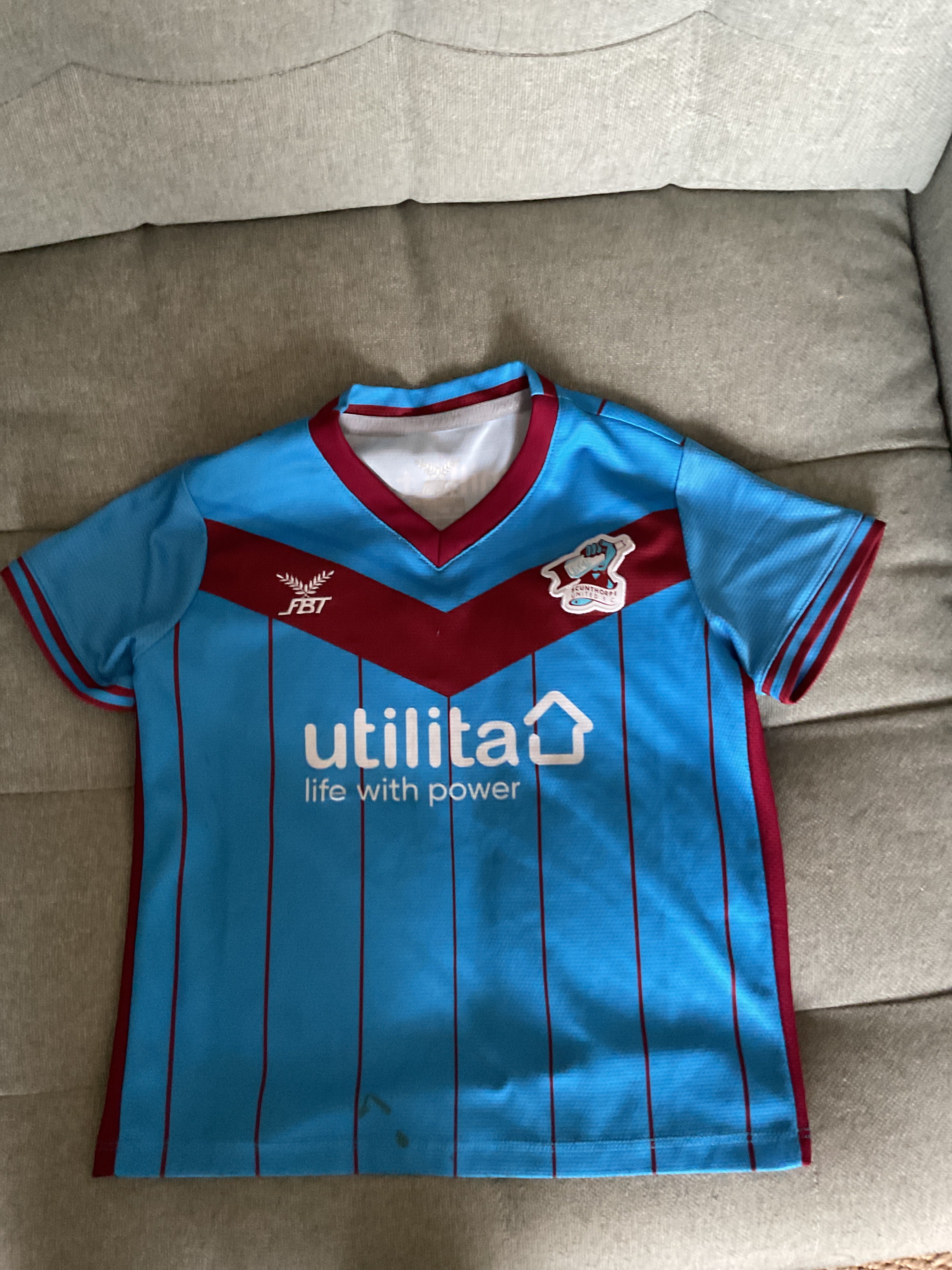 Scunthorpe United Kids Home Shirt. Size 4 Years.