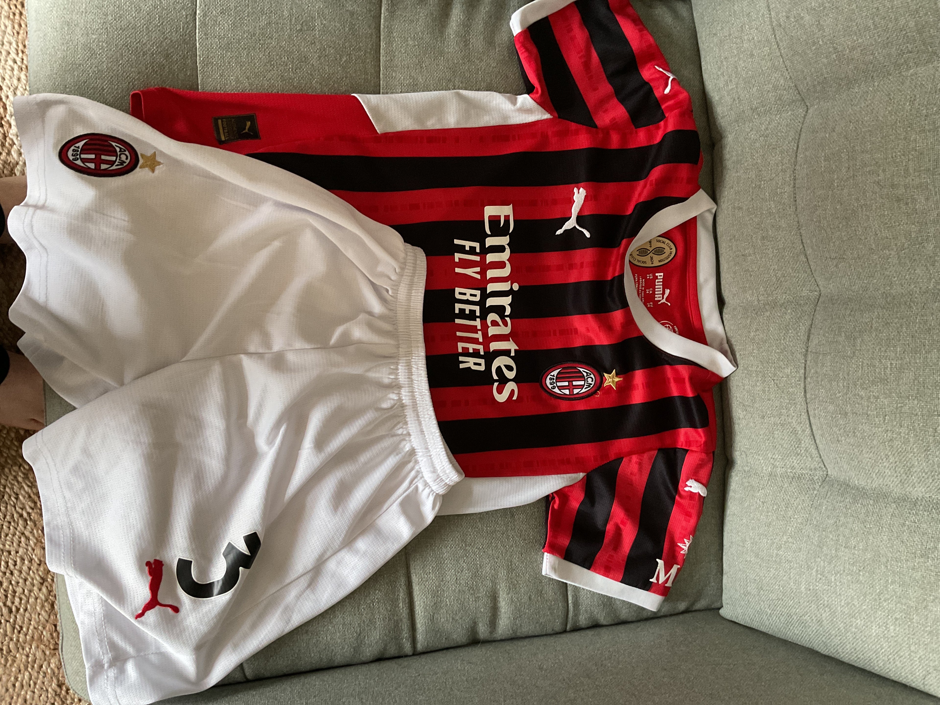 AC Milan Kids Kit. Size 9 Years. Maldini 3.