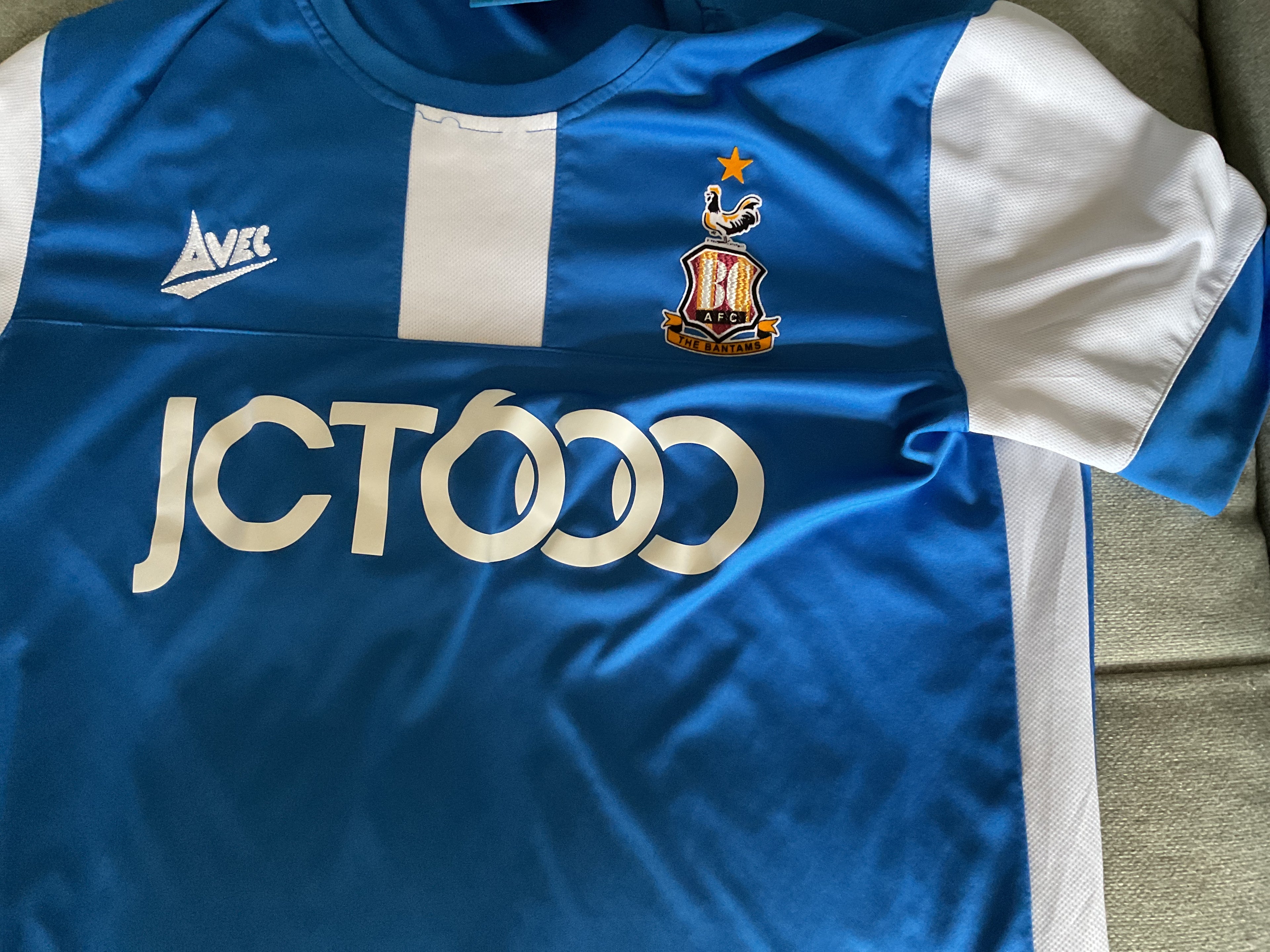Bradford City Away Shirt 2018/19. Size Small