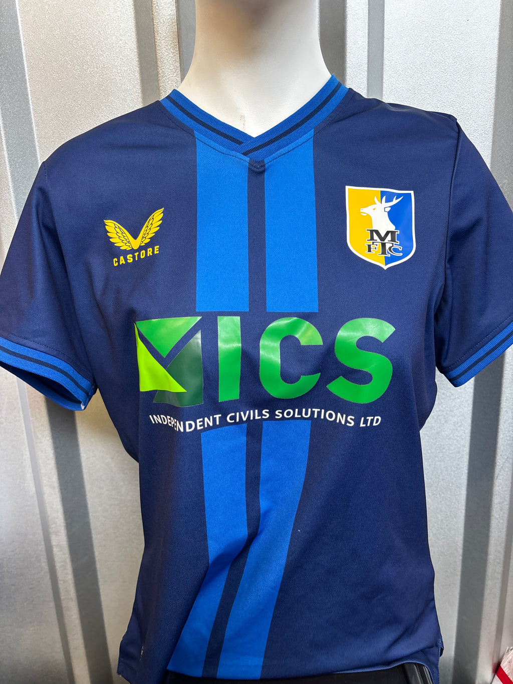 Mansfield Town Shirt. Size Ladies 14
