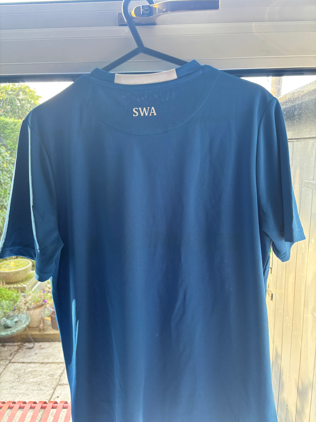 Tranmere Rovers 2022/23 Training Shirt. Size Medium.