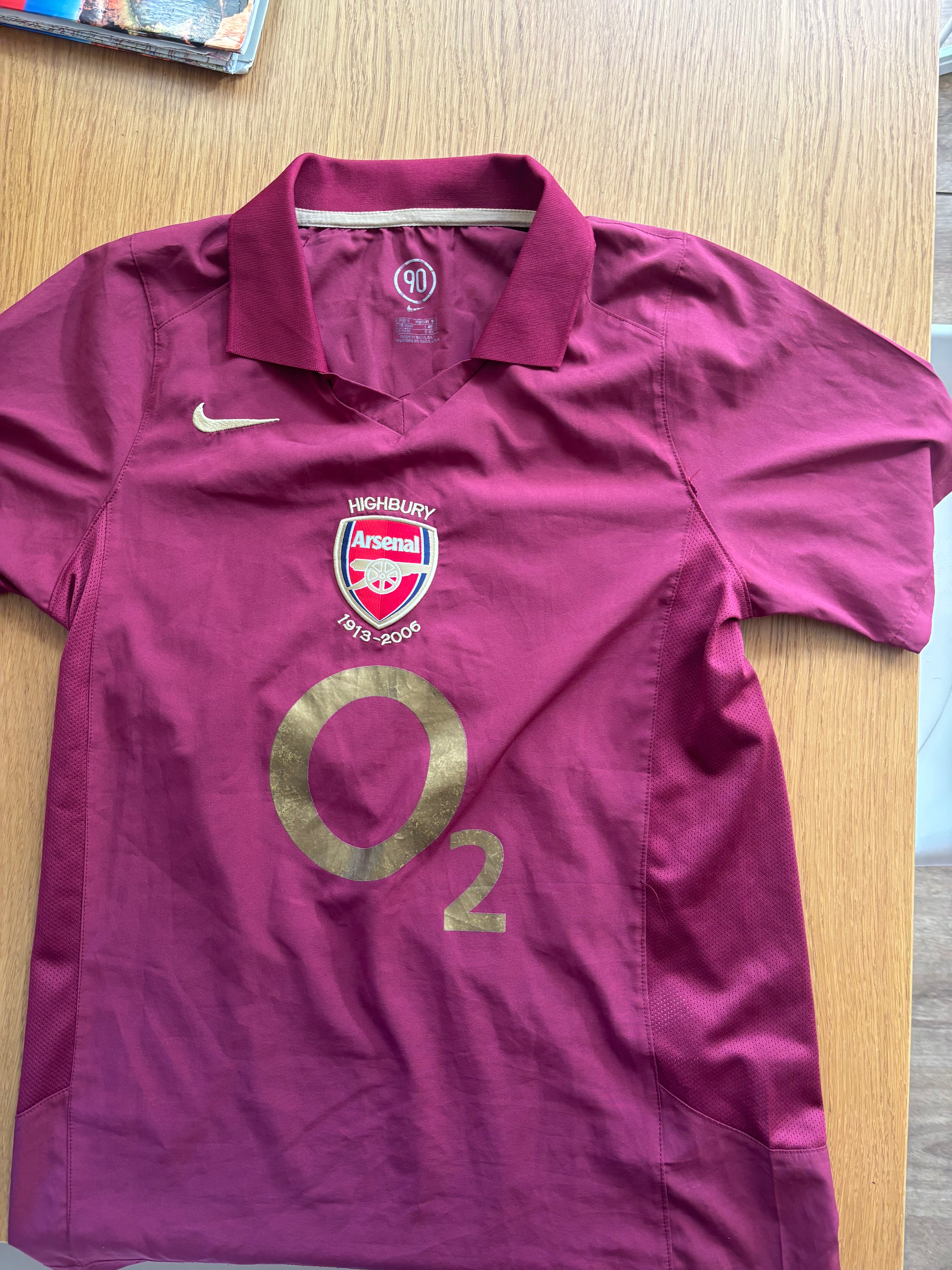 Arsenal 2005/6 Home Shirt Viera 4. Size Small.