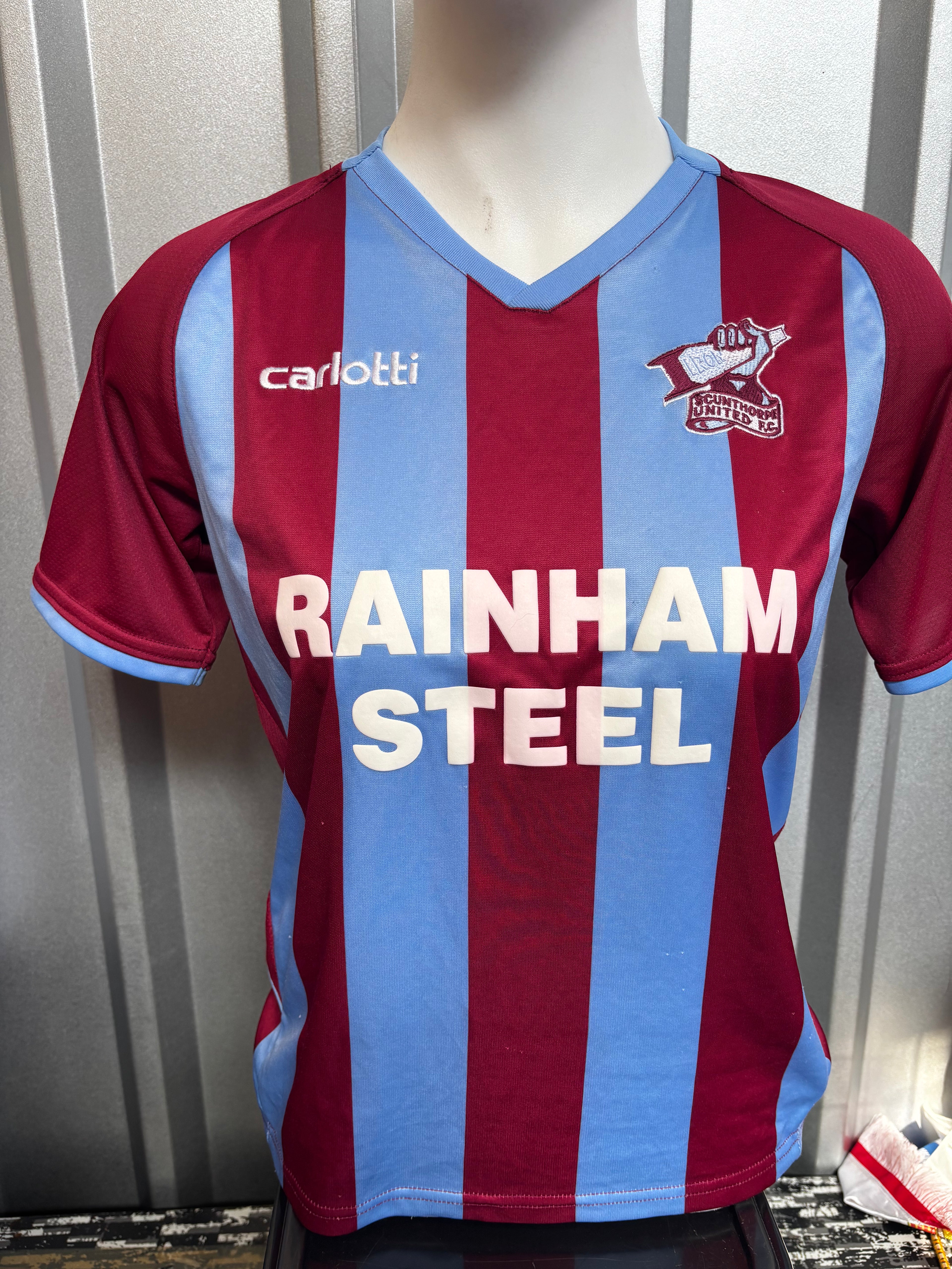 Scunthorpe United Kids Home Shirt. Size Medium Junior