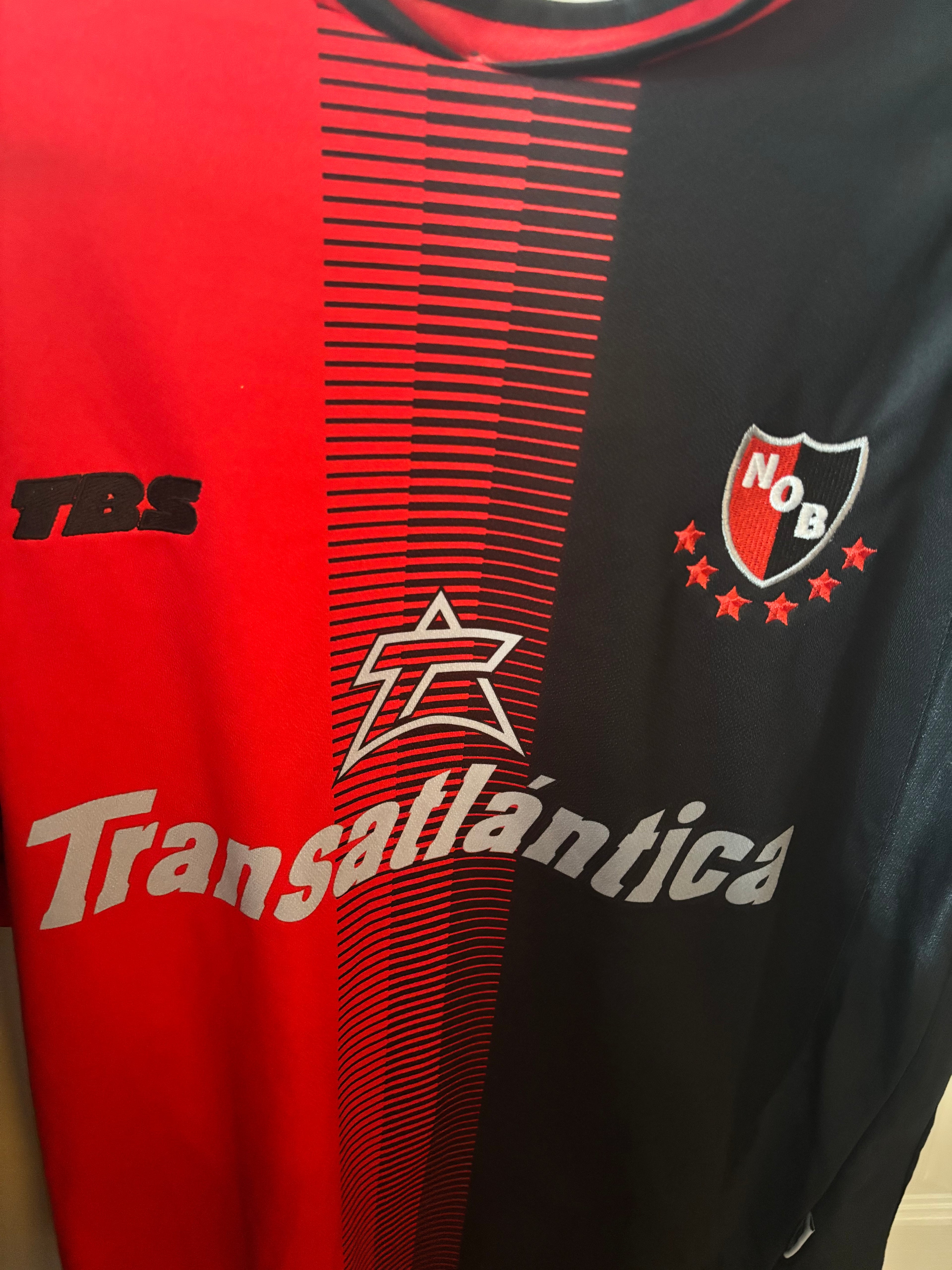 Argentina. Newells Old Boys Home Shirt. Size XL.