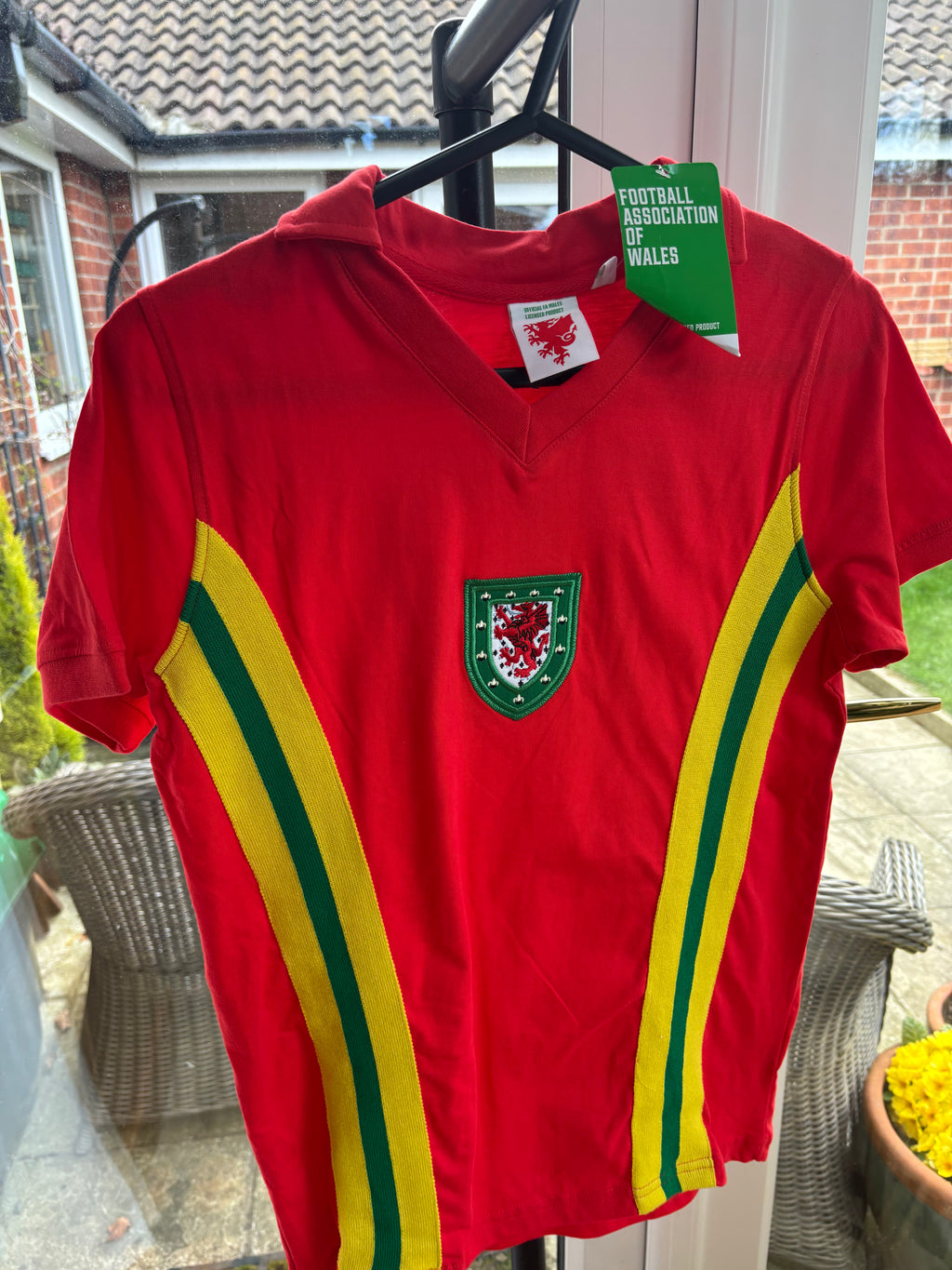 Wales Retro Home Shirt. Kids Age 12/13 Years.