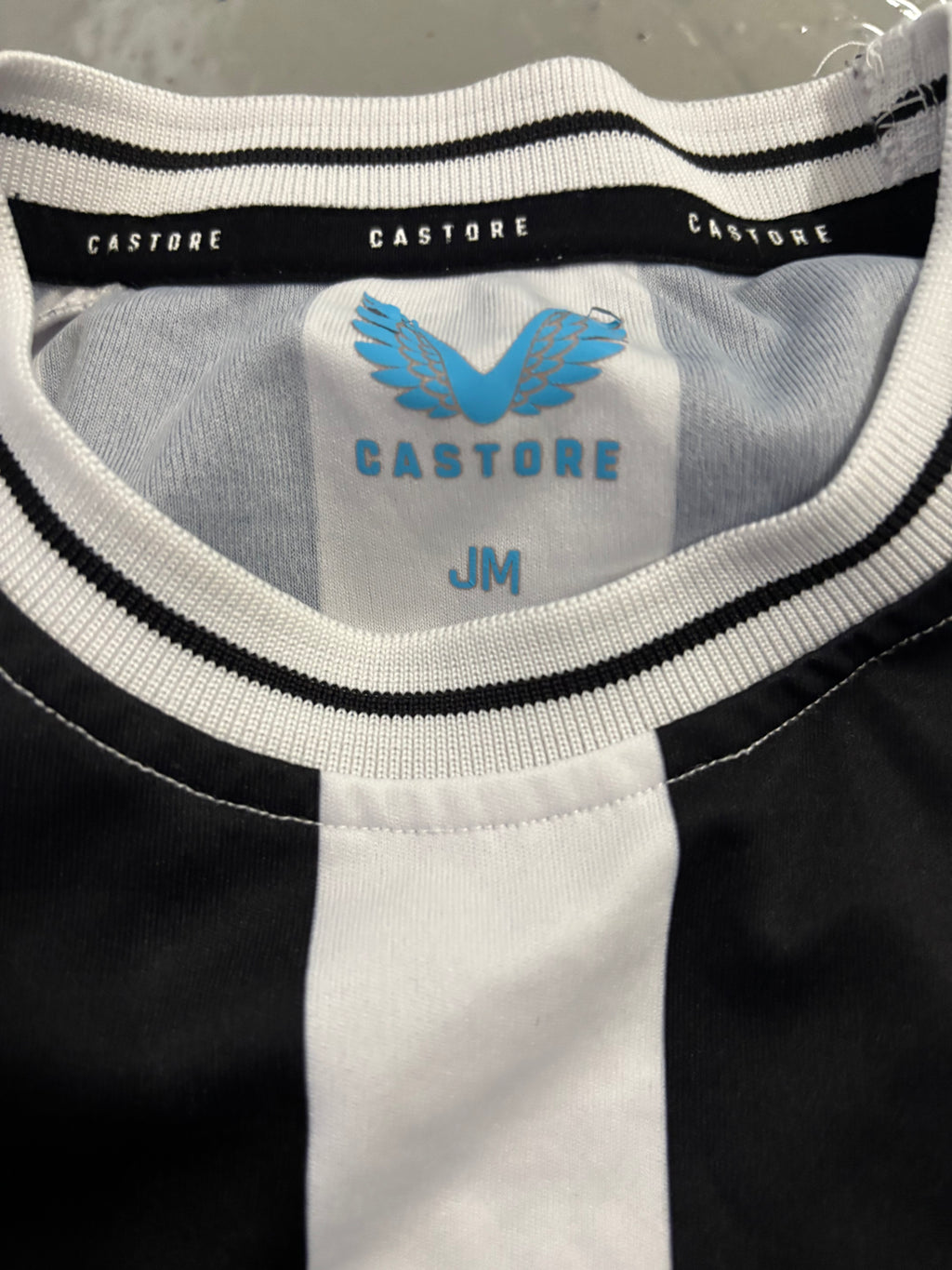 Newcastle United Home Shirt. Size Kids Junior Medium. Saint-Maximin 10