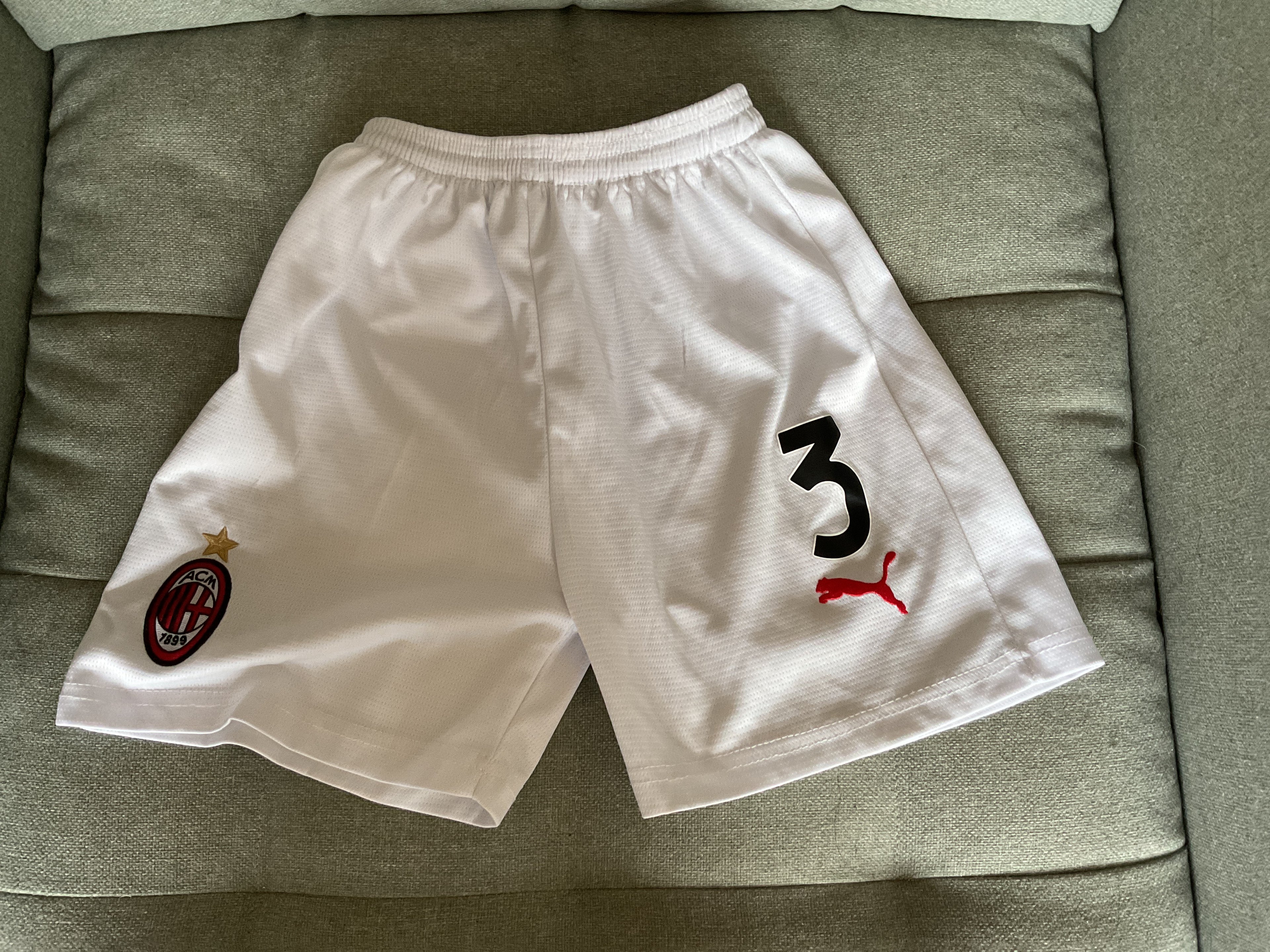 AC Milan Kids Kit. Size 9 Years. Maldini 3.