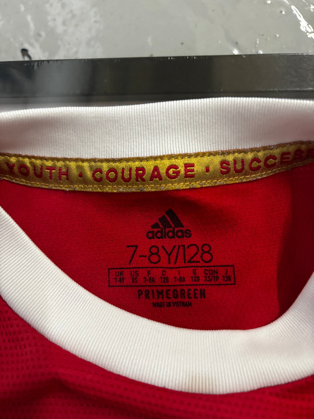 Manchester United Kids Home Shirt. Size 7-8 Years.