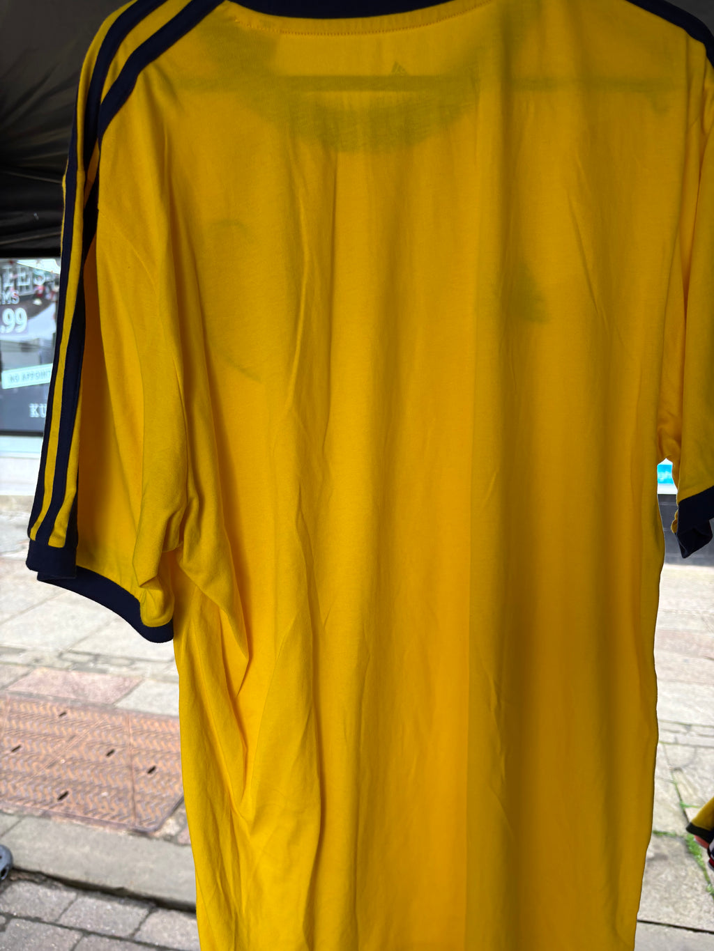 Sweden Home Shirt. Size Medium.
