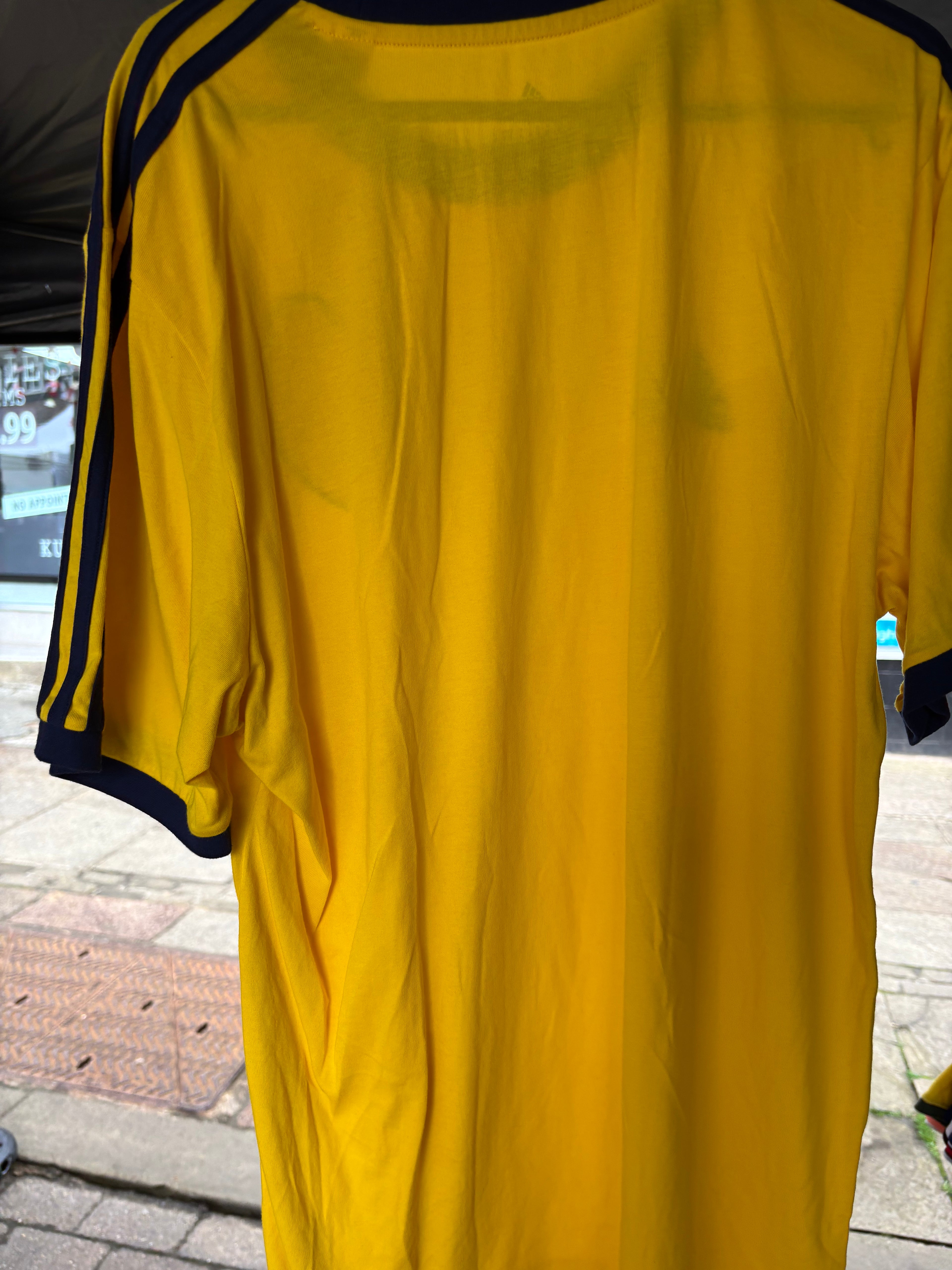 Sweden Home Shirt. Size Medium.