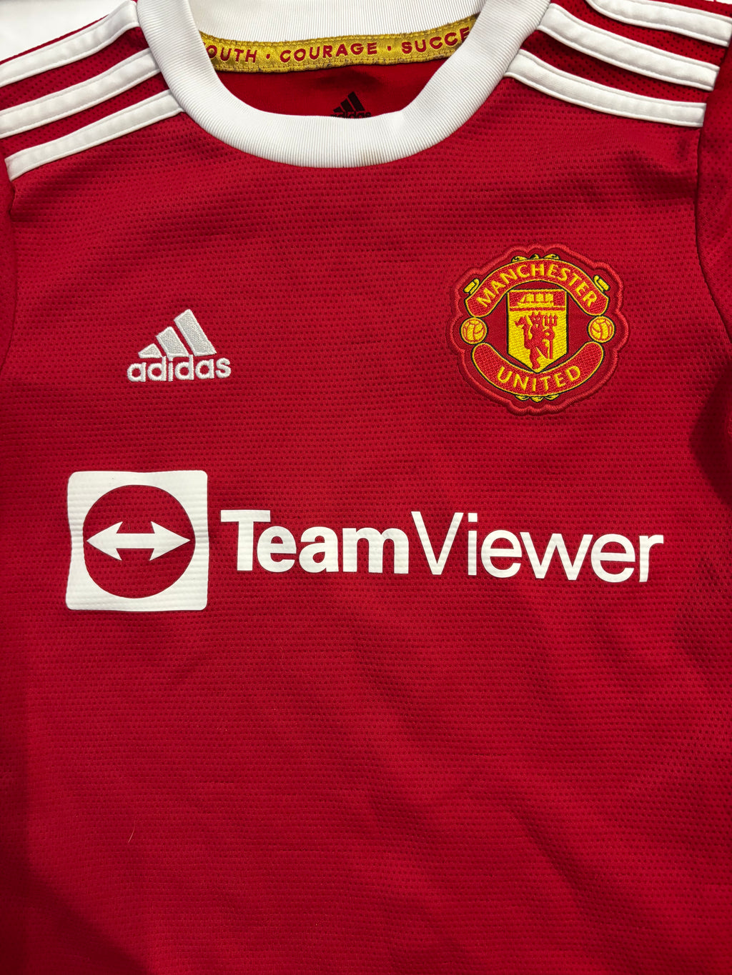 Manchester United Kids Home Shirt. Size 7-8 Years.