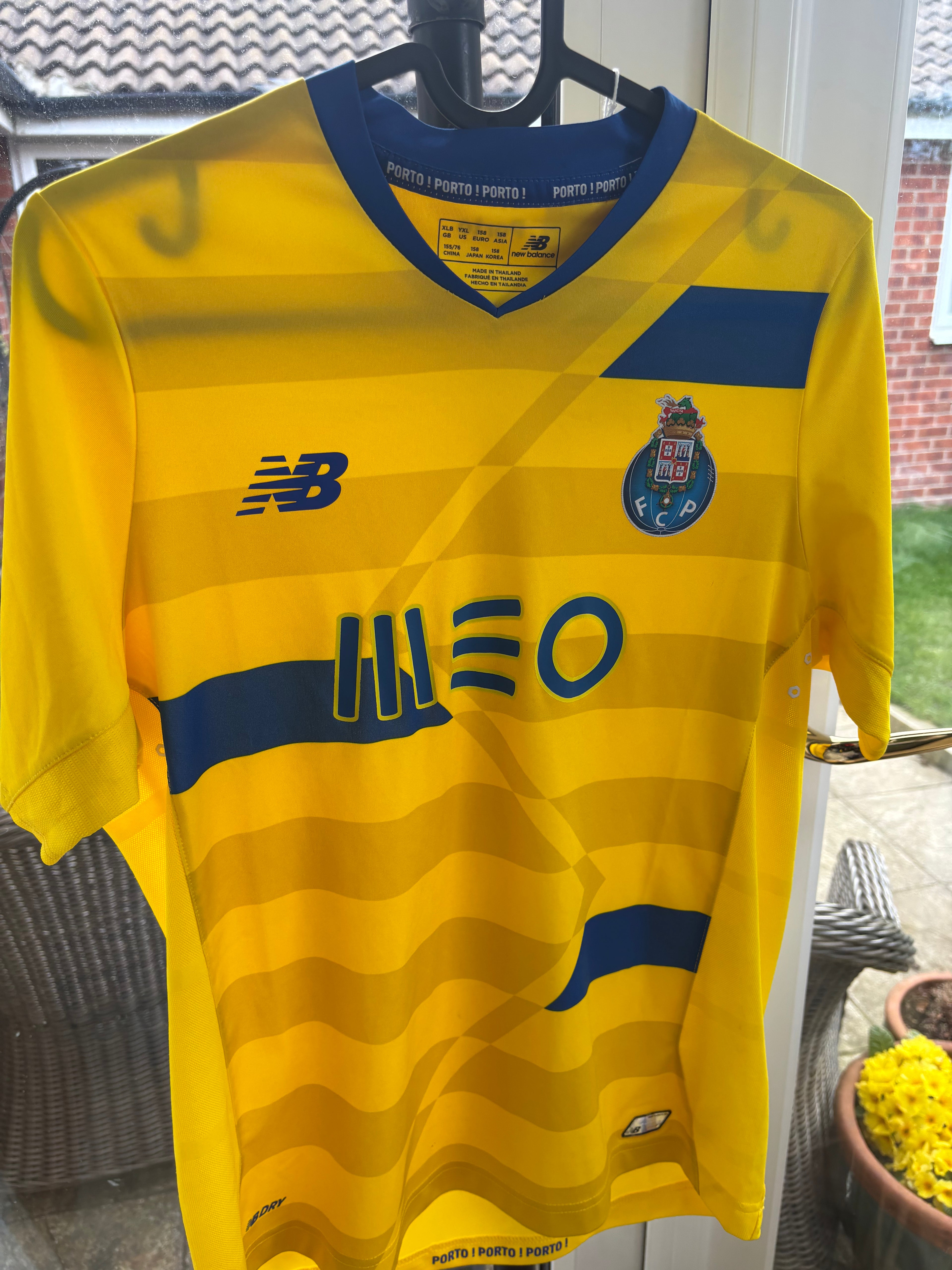 Porto Football Shirt XL Boys