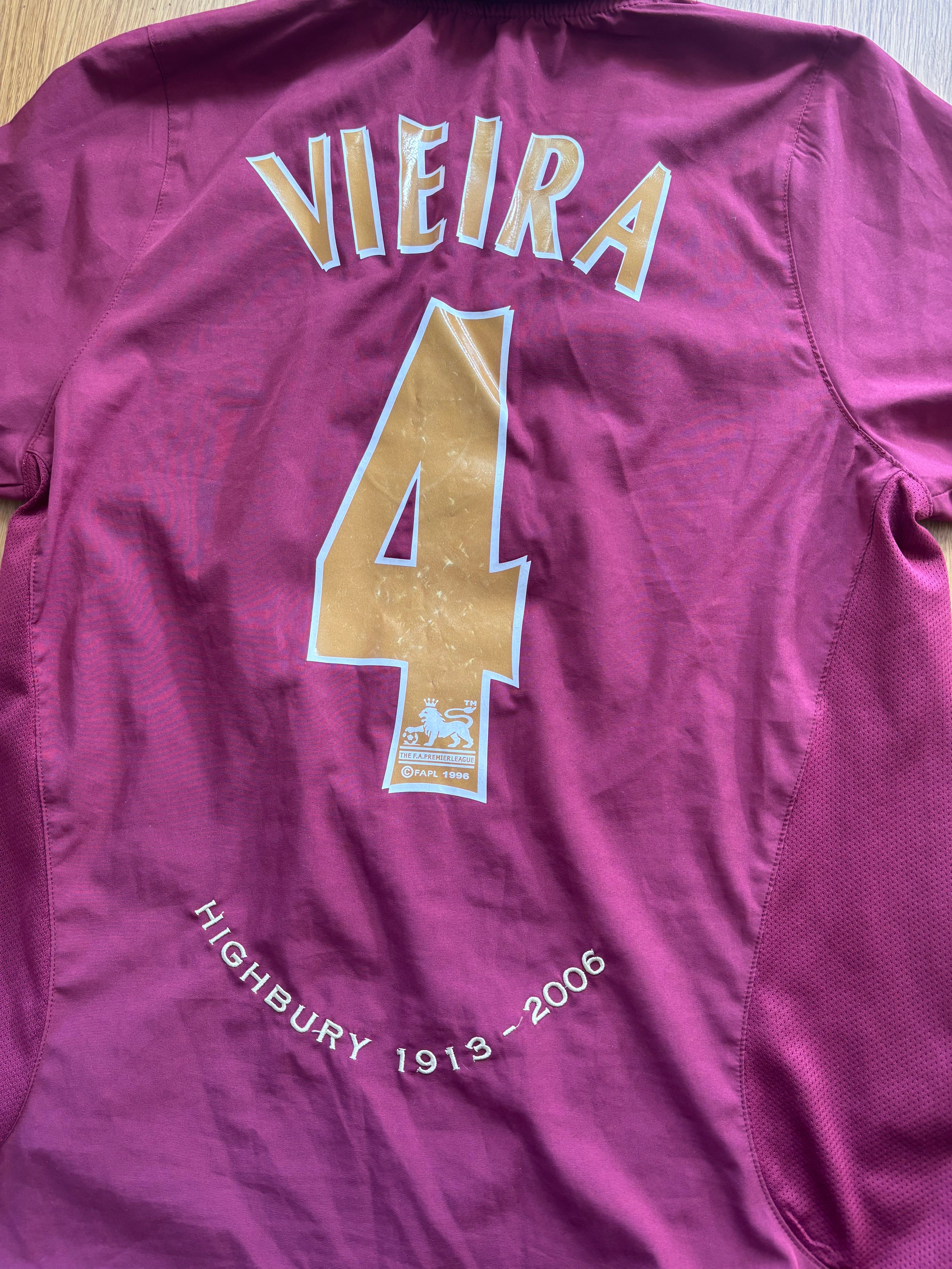 Arsenal 2005/6 Home Shirt Viera 4. Size Small.