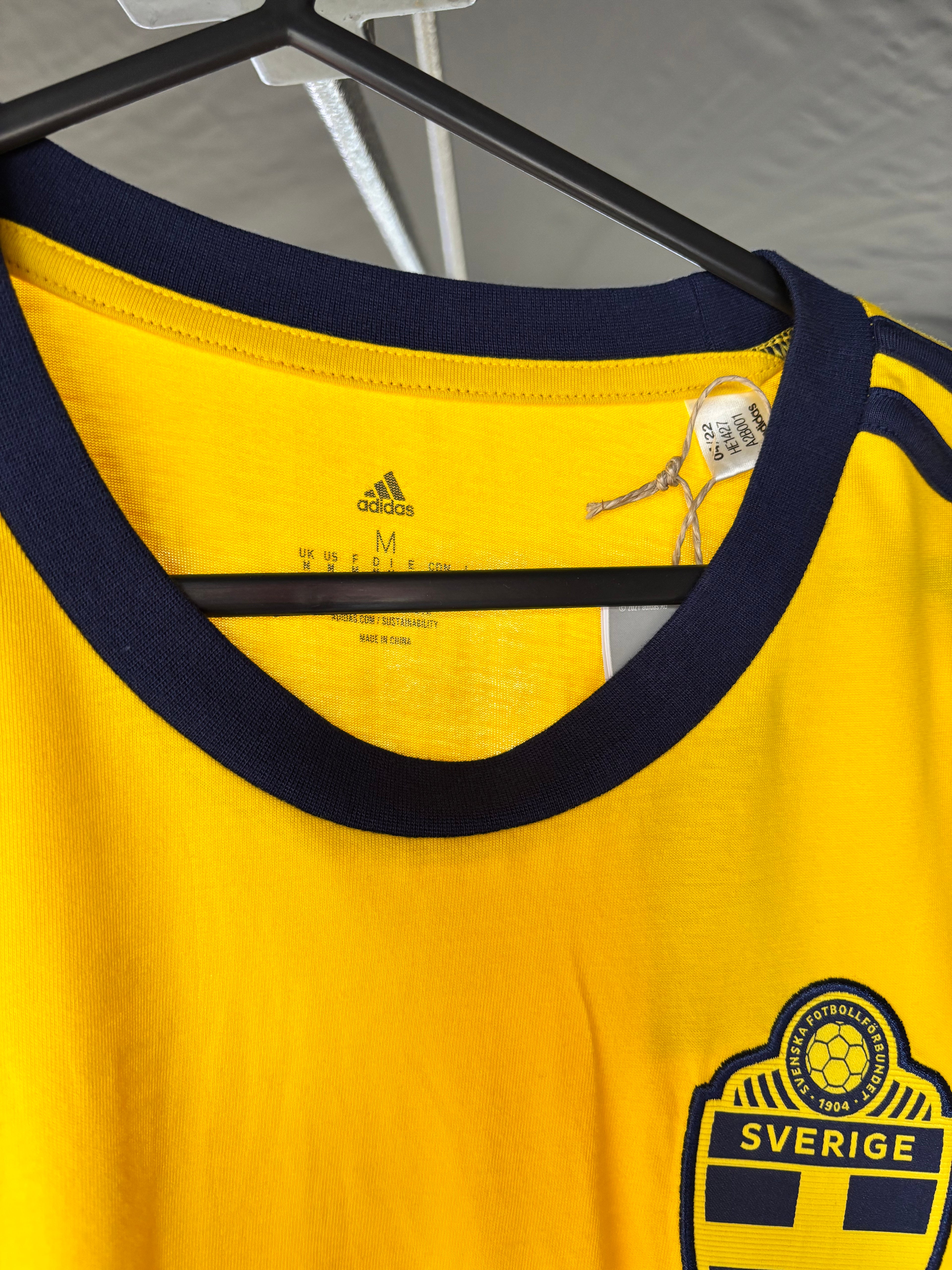 Sweden Home Shirt. Size Medium.