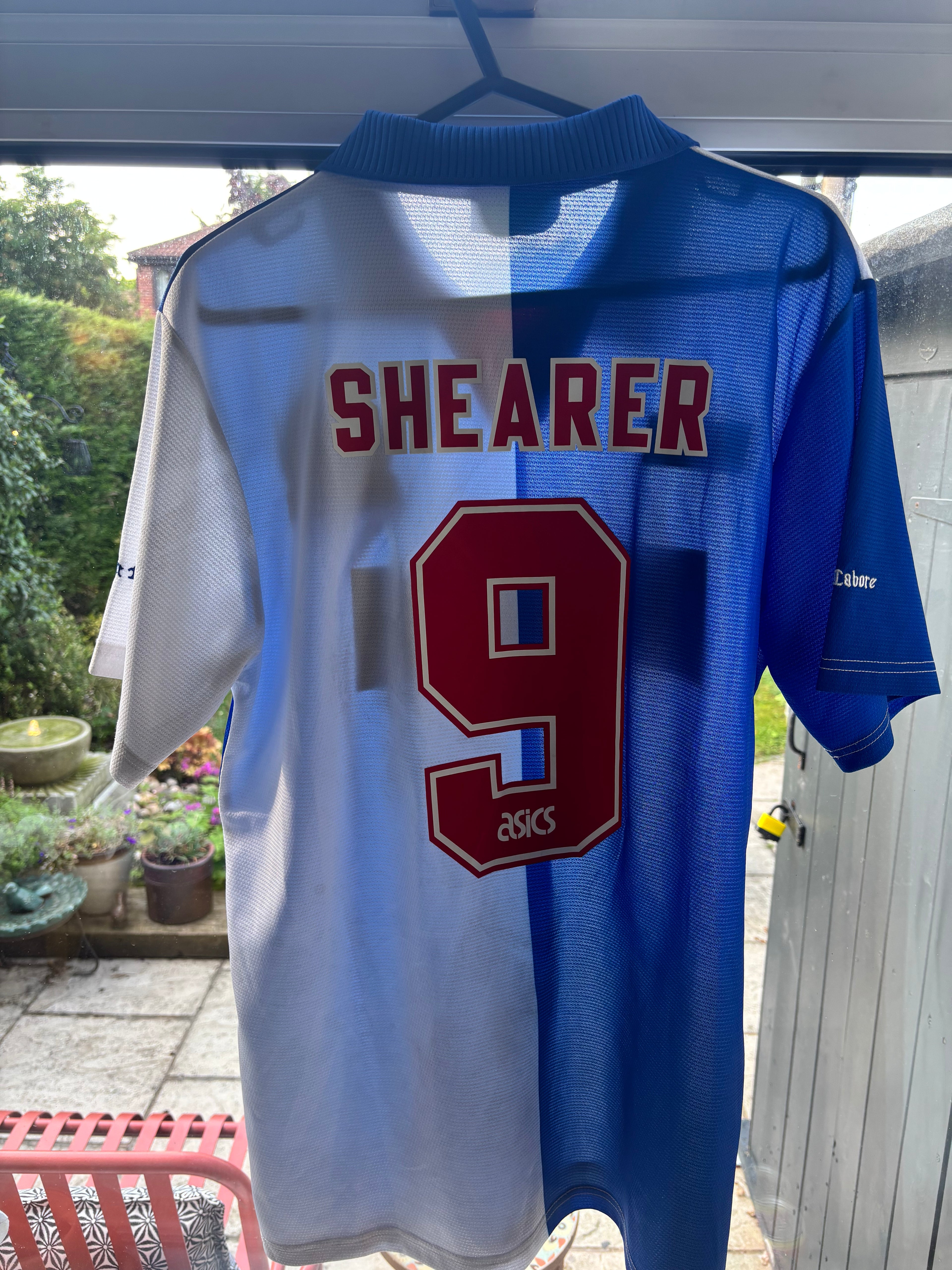 Blackburn Rovers 1994/95 Home Shirt. Shearer 9. Size Large.