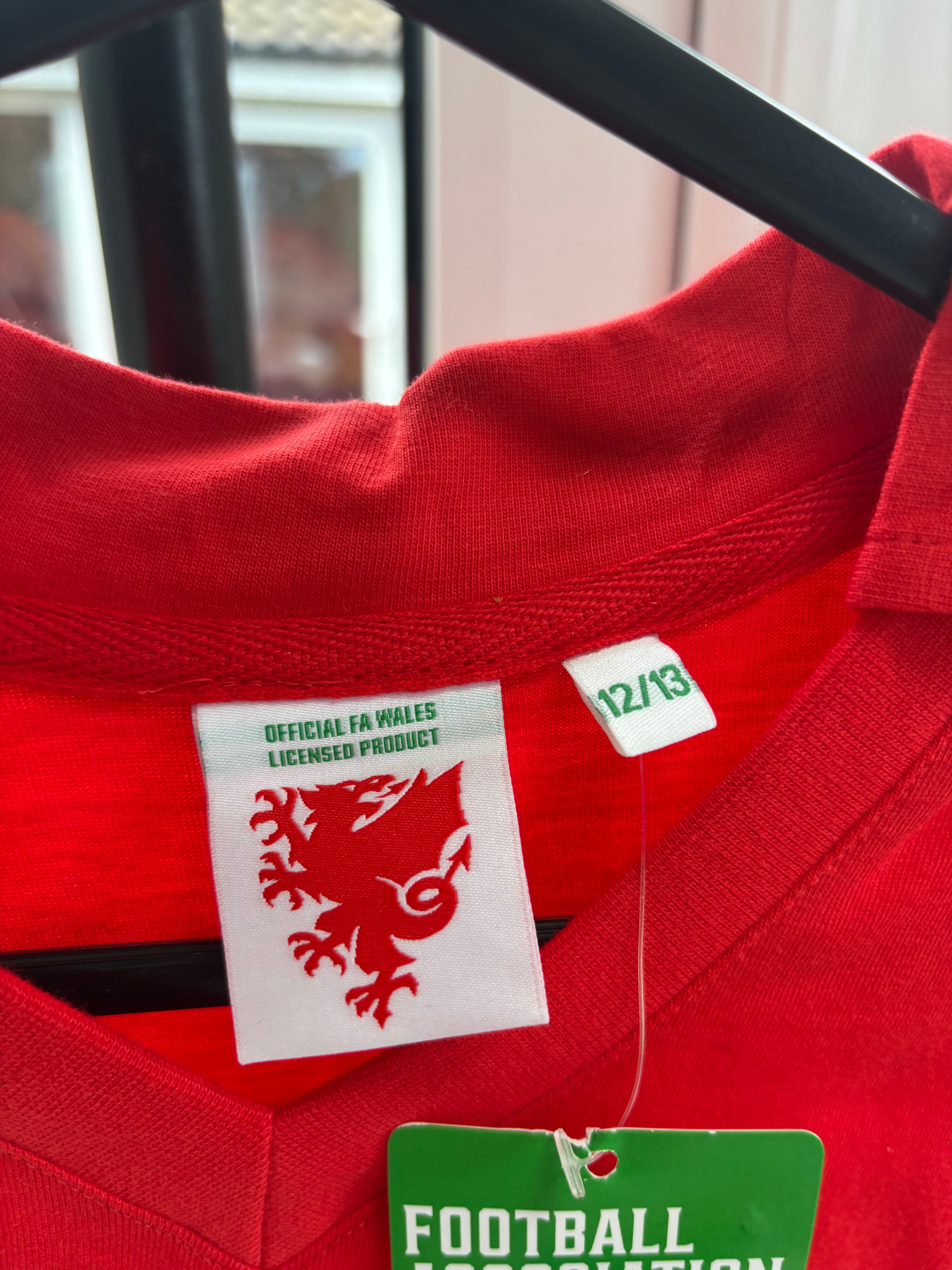 Wales Retro Home Shirt. Kids Age 12/13 Years.