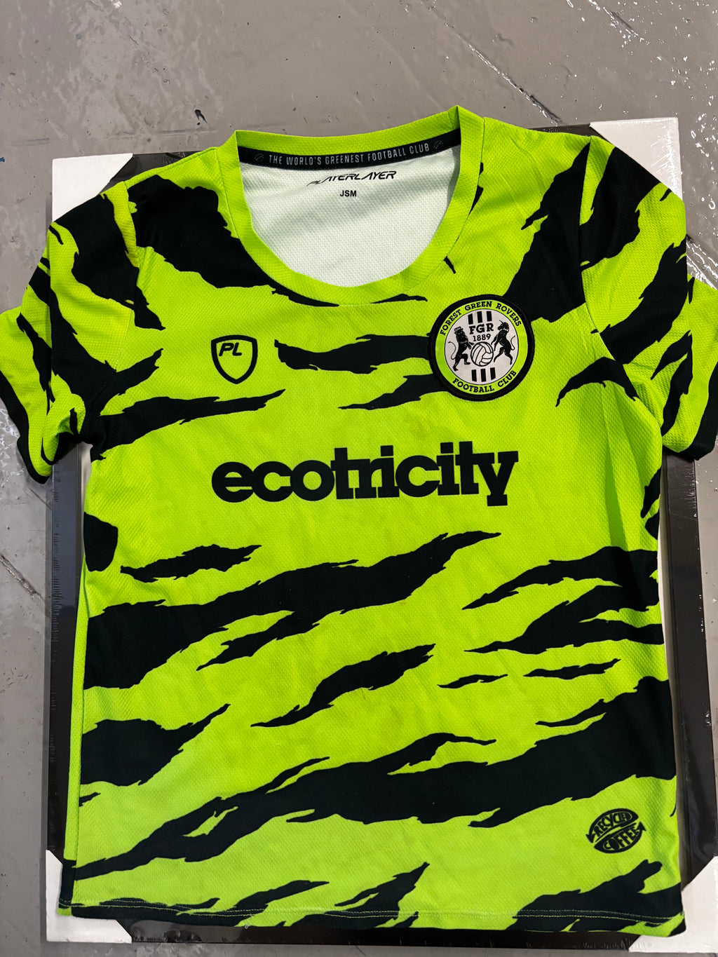 Forest Green Rovers Kids Away Shirt. Size Junior Small.