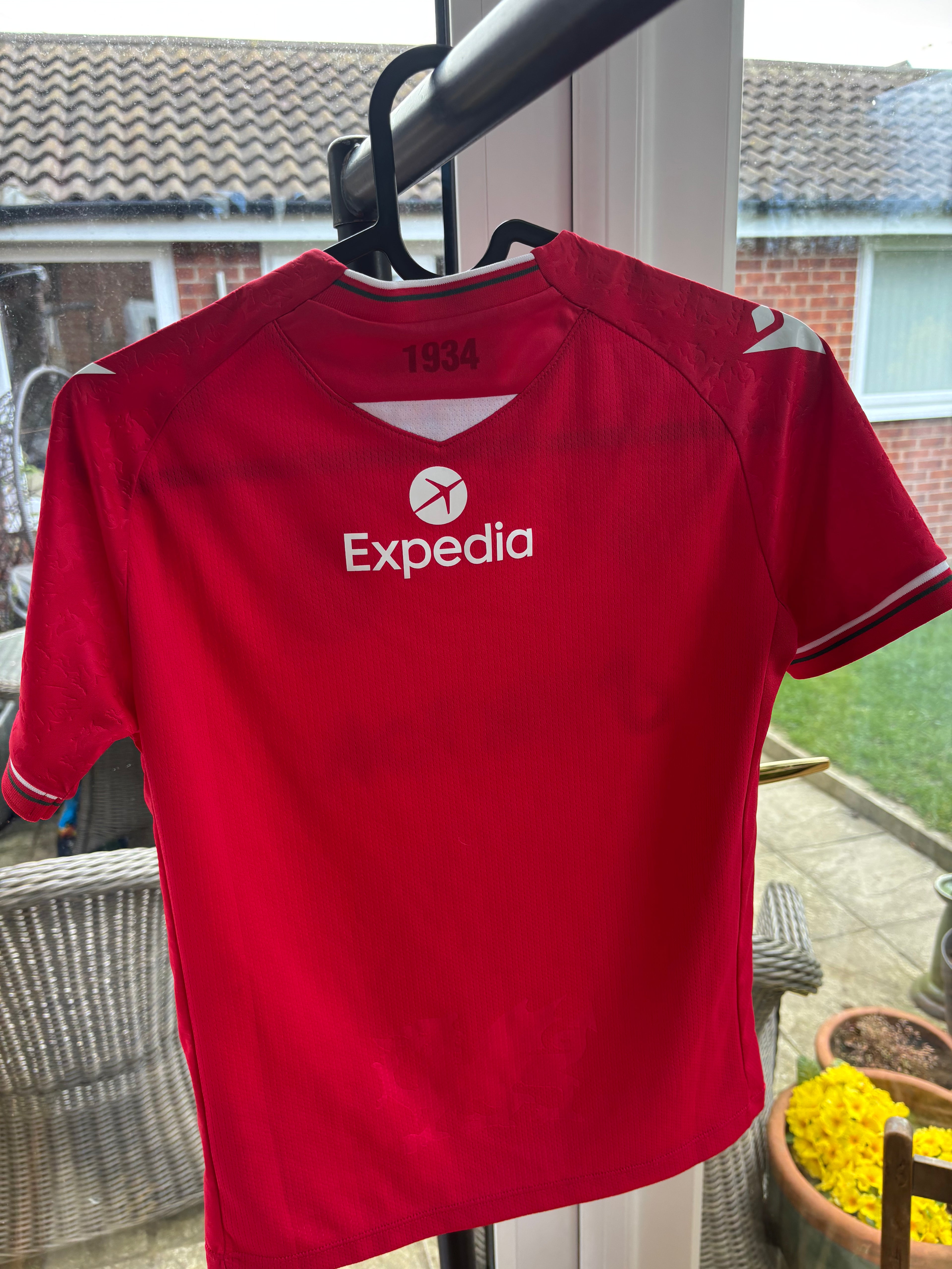 Wrexham Home Shirt. Size Kids M JR