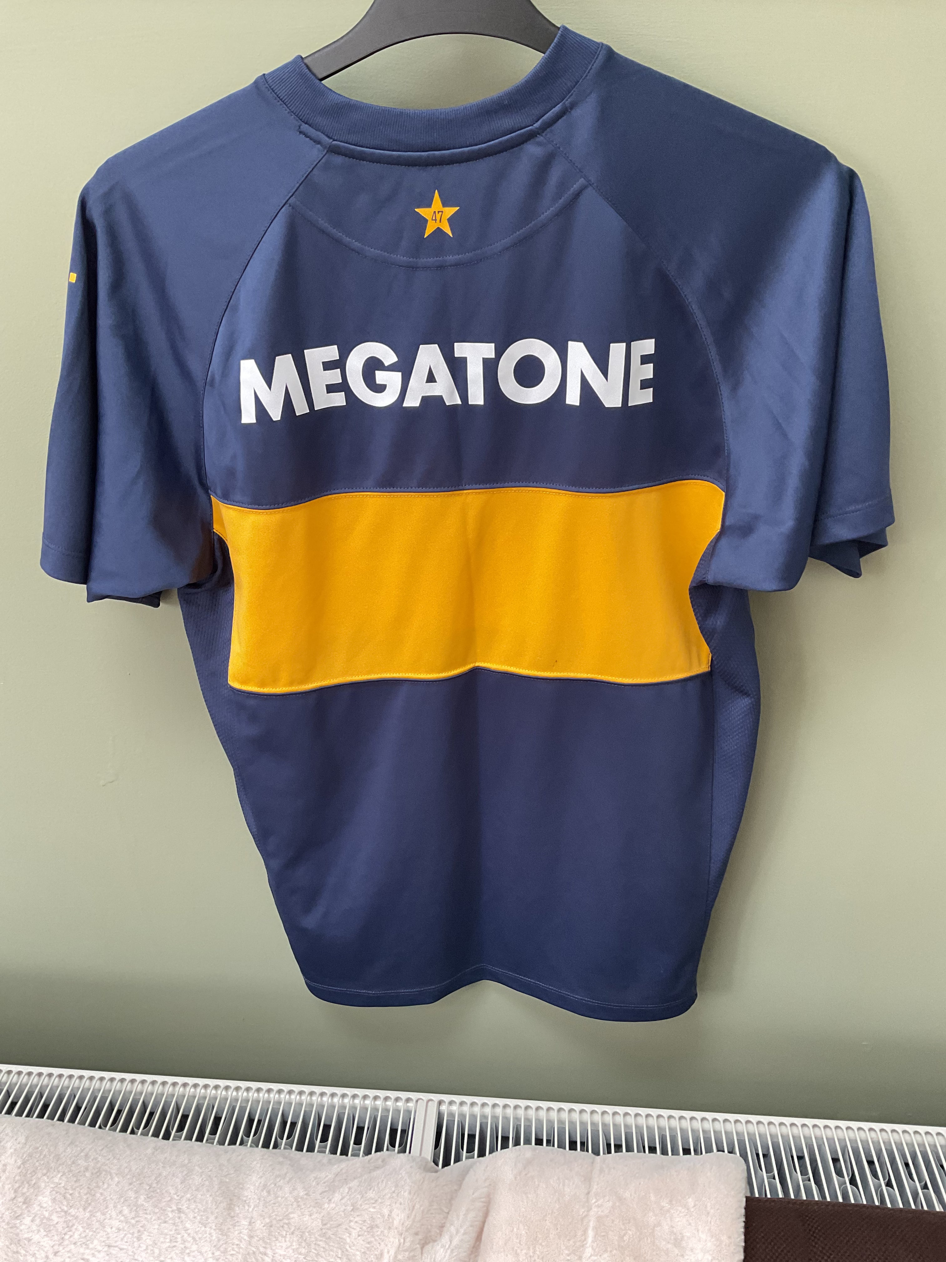 Boca Juniors Home Shirt. Size Medium.