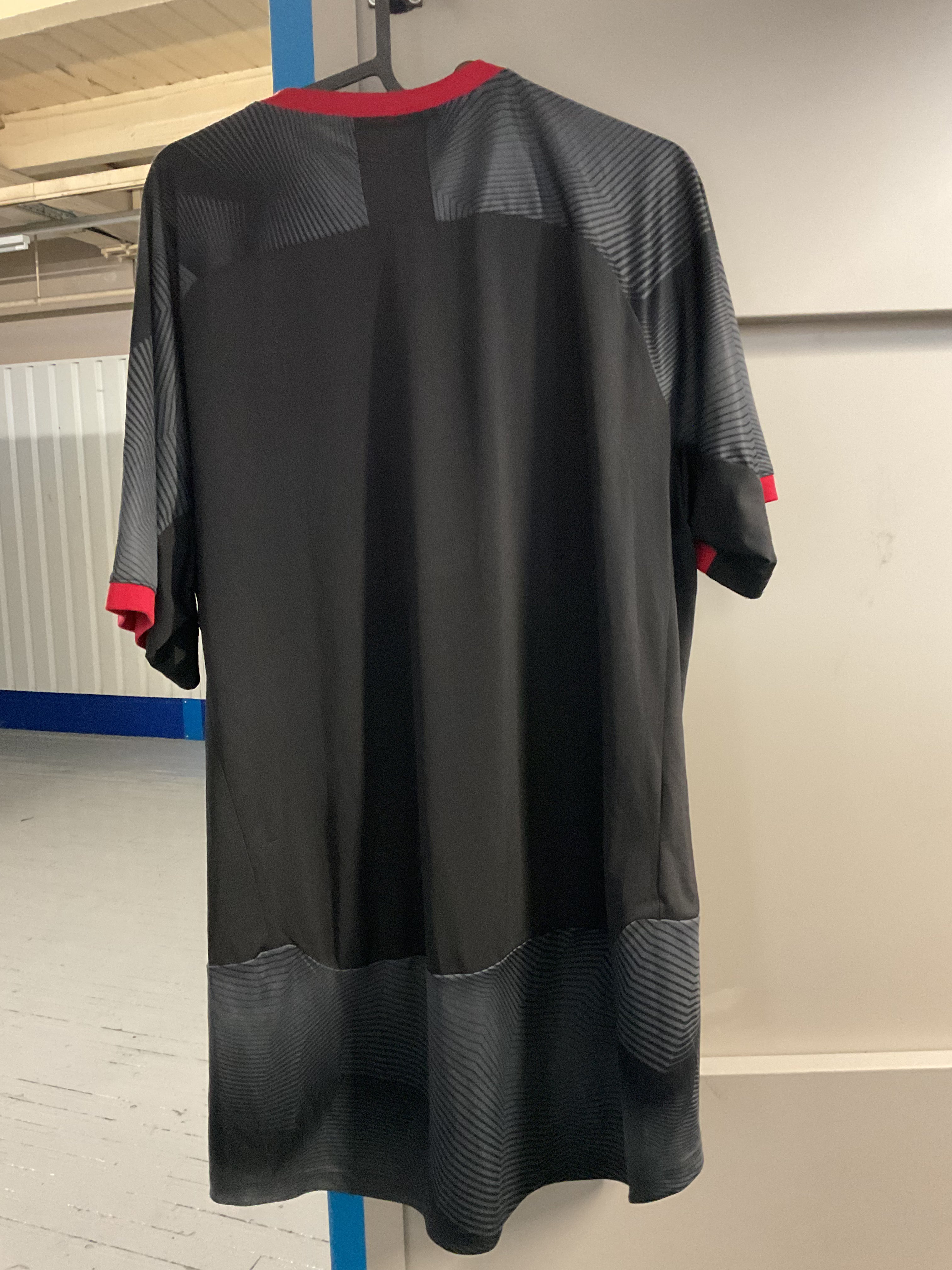 Arsenal Away Shirt. Size XL.
