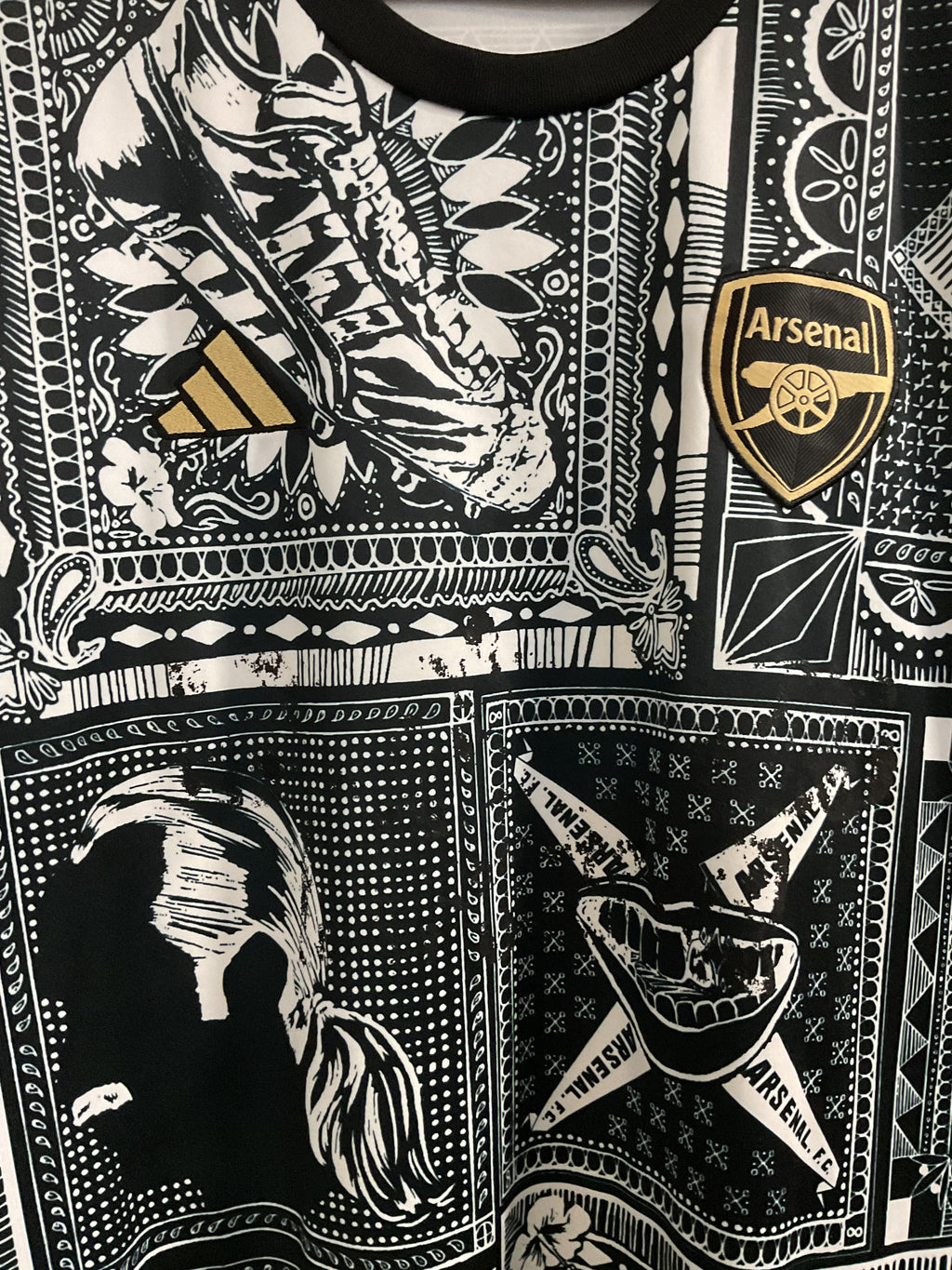 Arsenal Warm Up Shirt. 10 Smith-Rowe. Size 2XL.