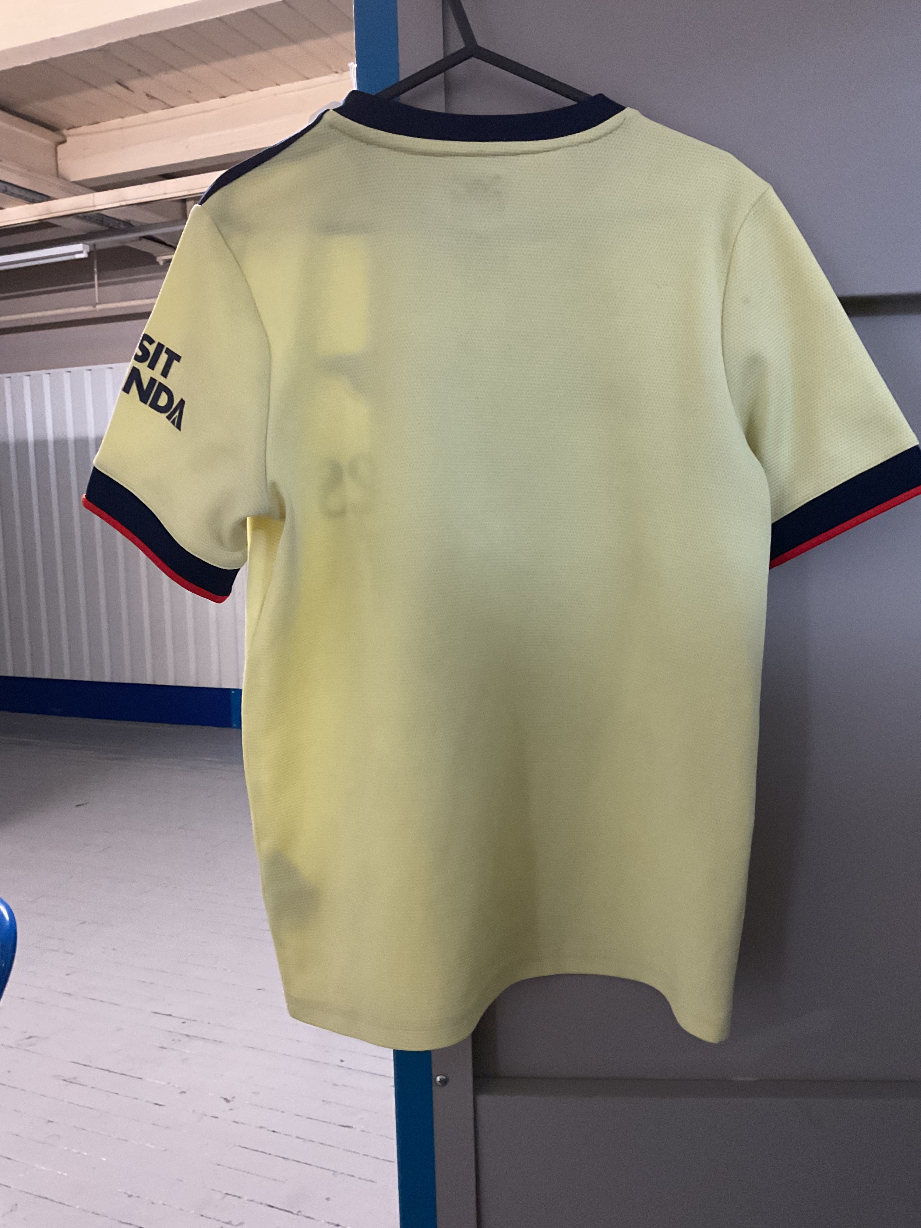Arsenal Kids Away Shirt. Size Age 13/14.