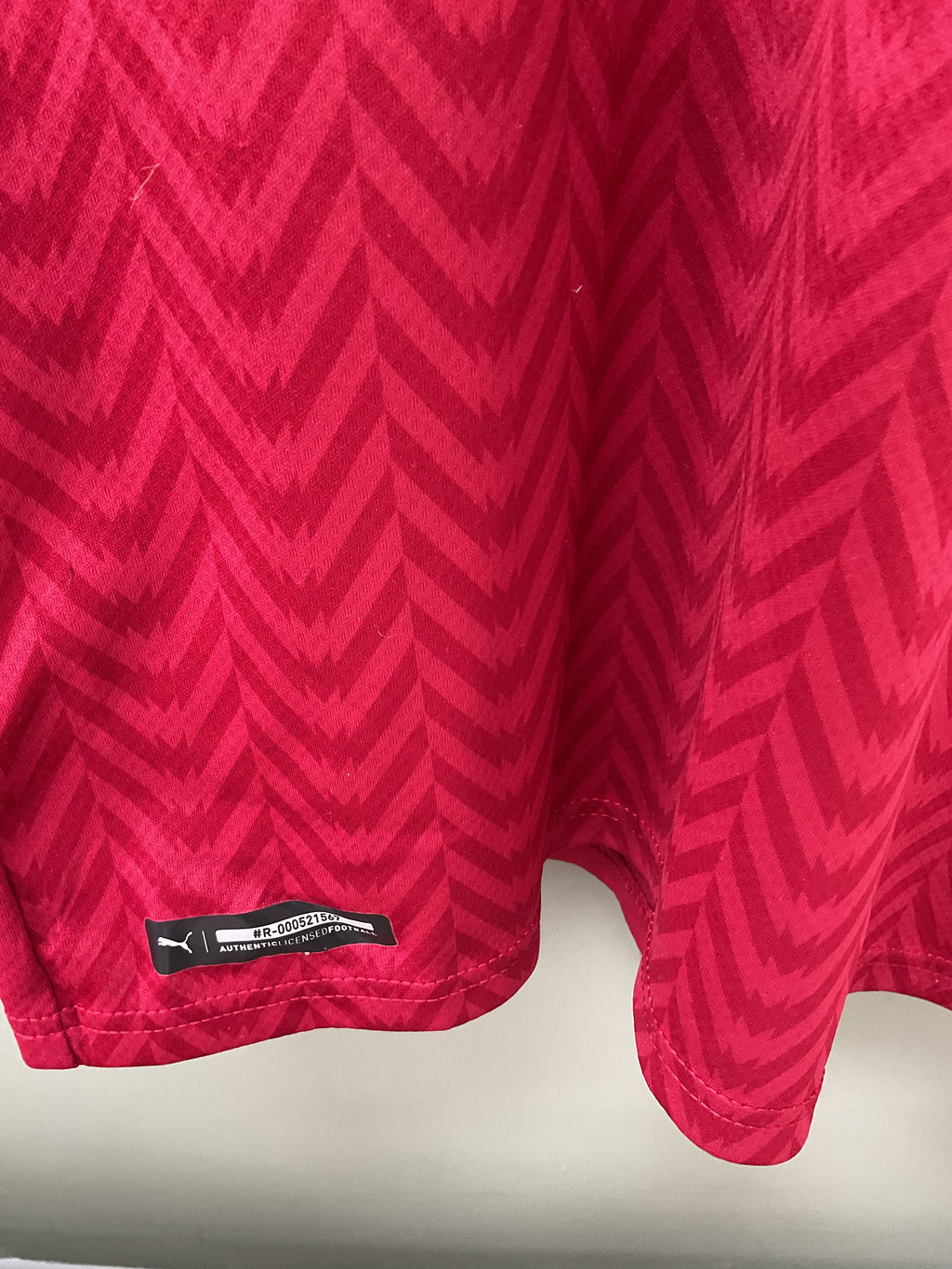 Spain. Valencia 2021/22 Away Shirt. Size Kids Age 13/14 Years.