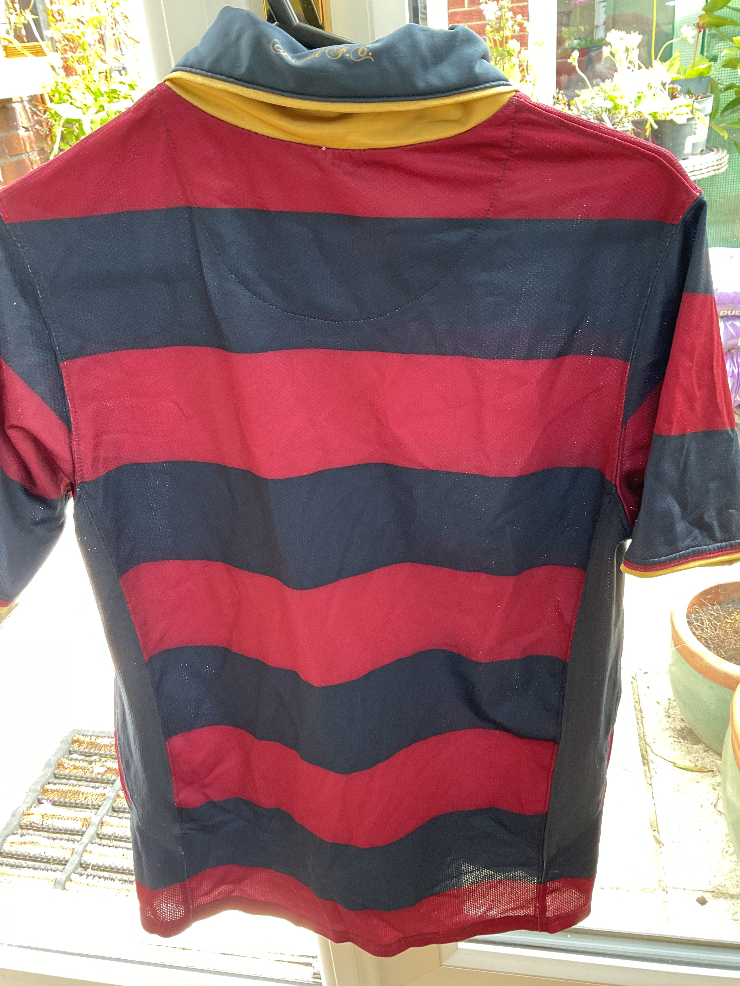 Arsenal Training Shirt 2006/07. Size Kids Large.