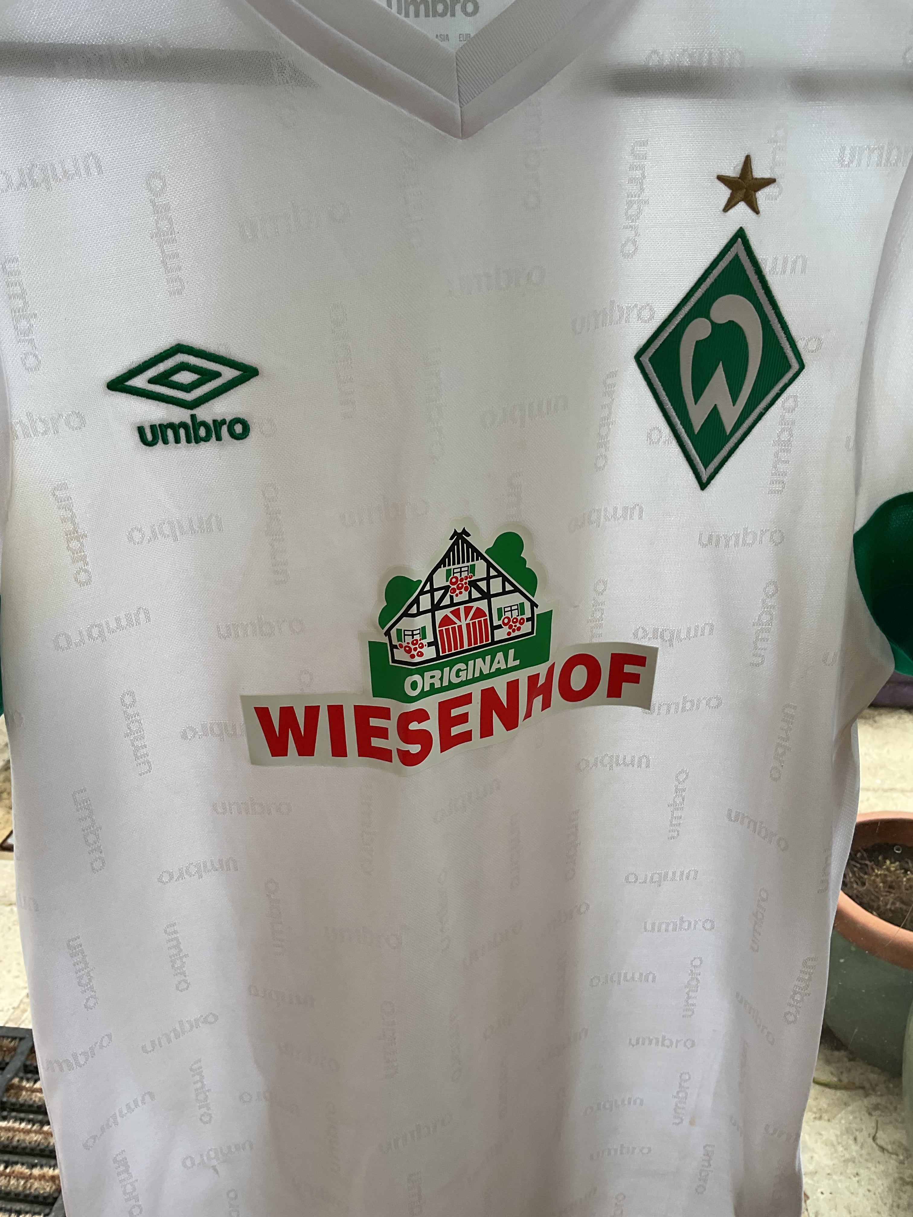Germany. Werner Bremen 2019/20 Away Shirt. Size Small.