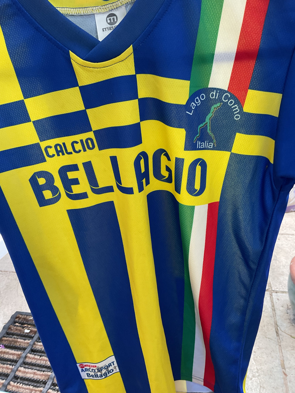 Italy. Lago Di Como shirt. Size Kids XS.