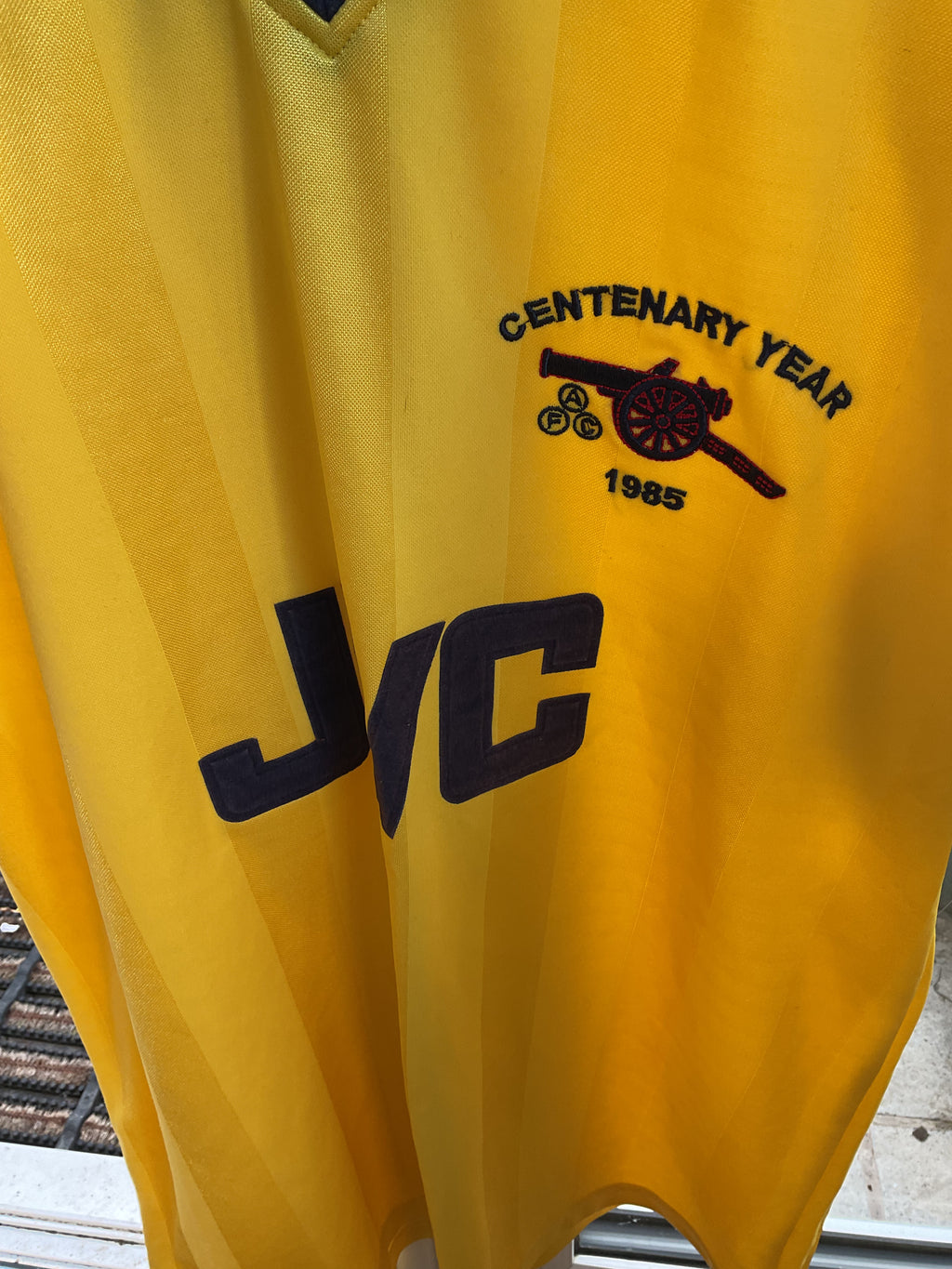 Arsenal Retro 1980s Away Shirt. Size Medium.