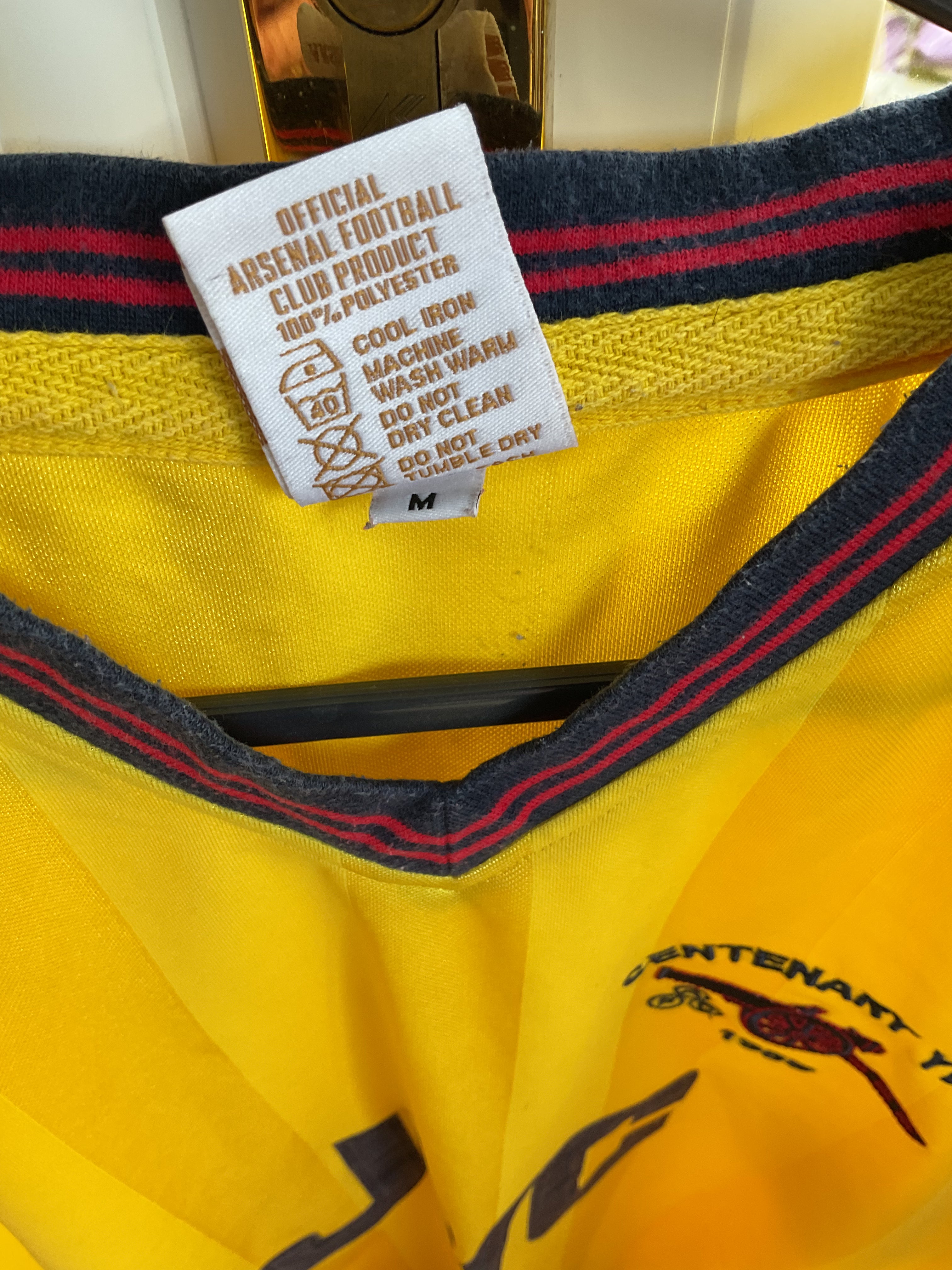 Arsenal Retro 1980s Away Shirt. Size Medium.