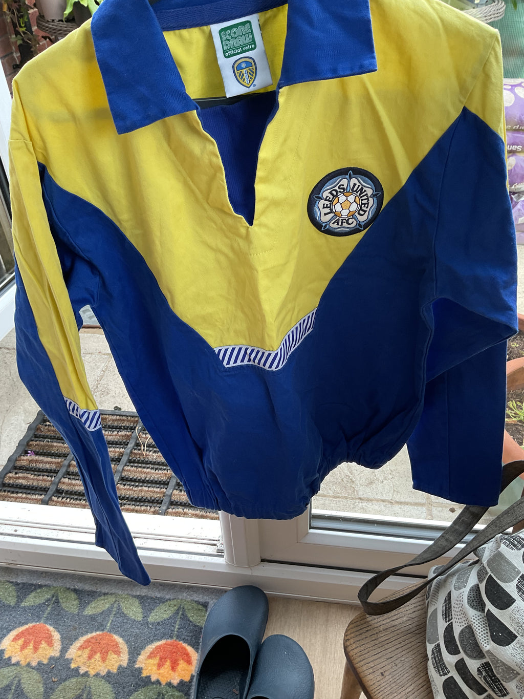 Leeds United Replica Retro Drill Top. Size Small.