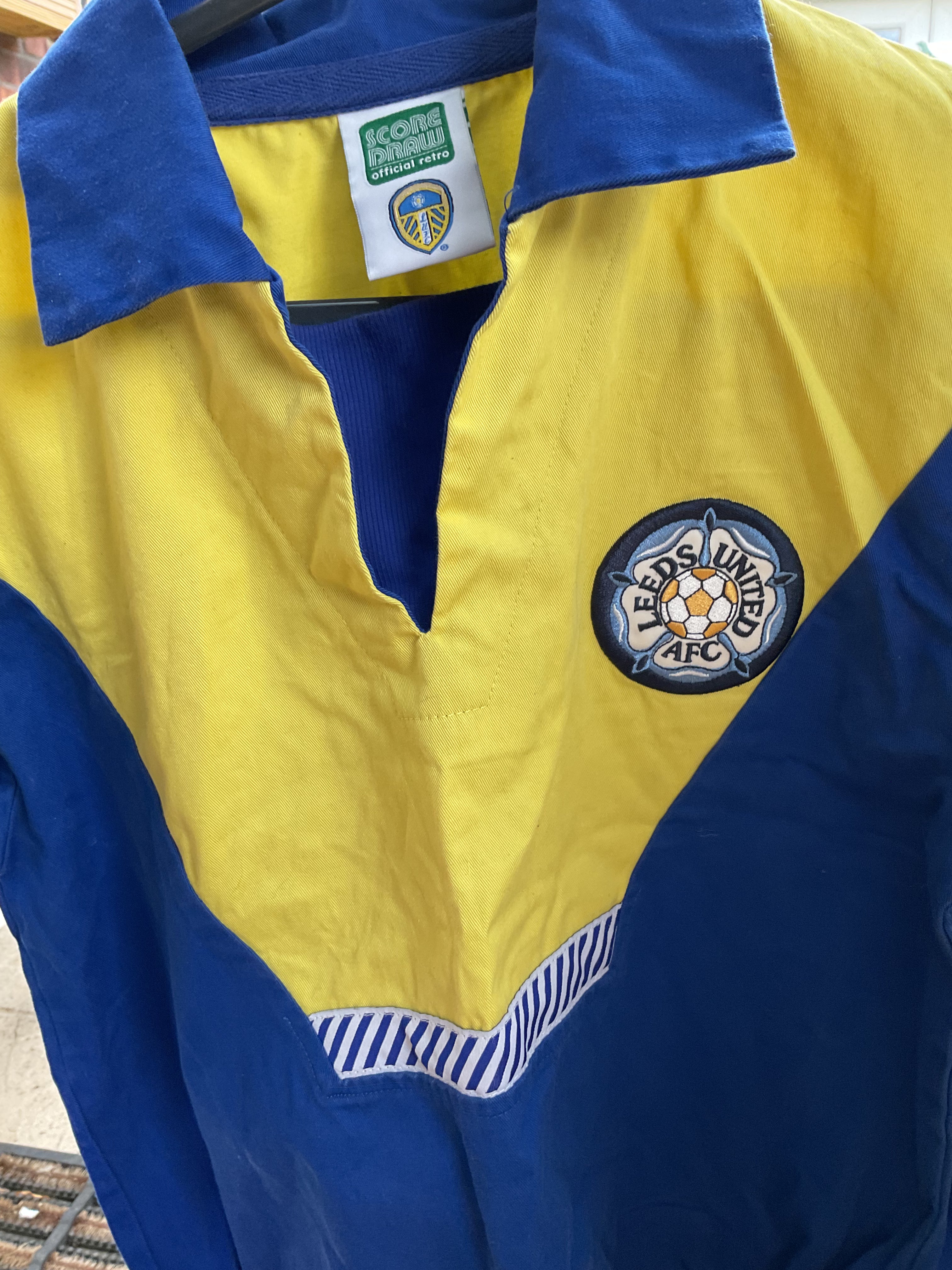 Leeds United Replica Retro Drill Top. Size Small.