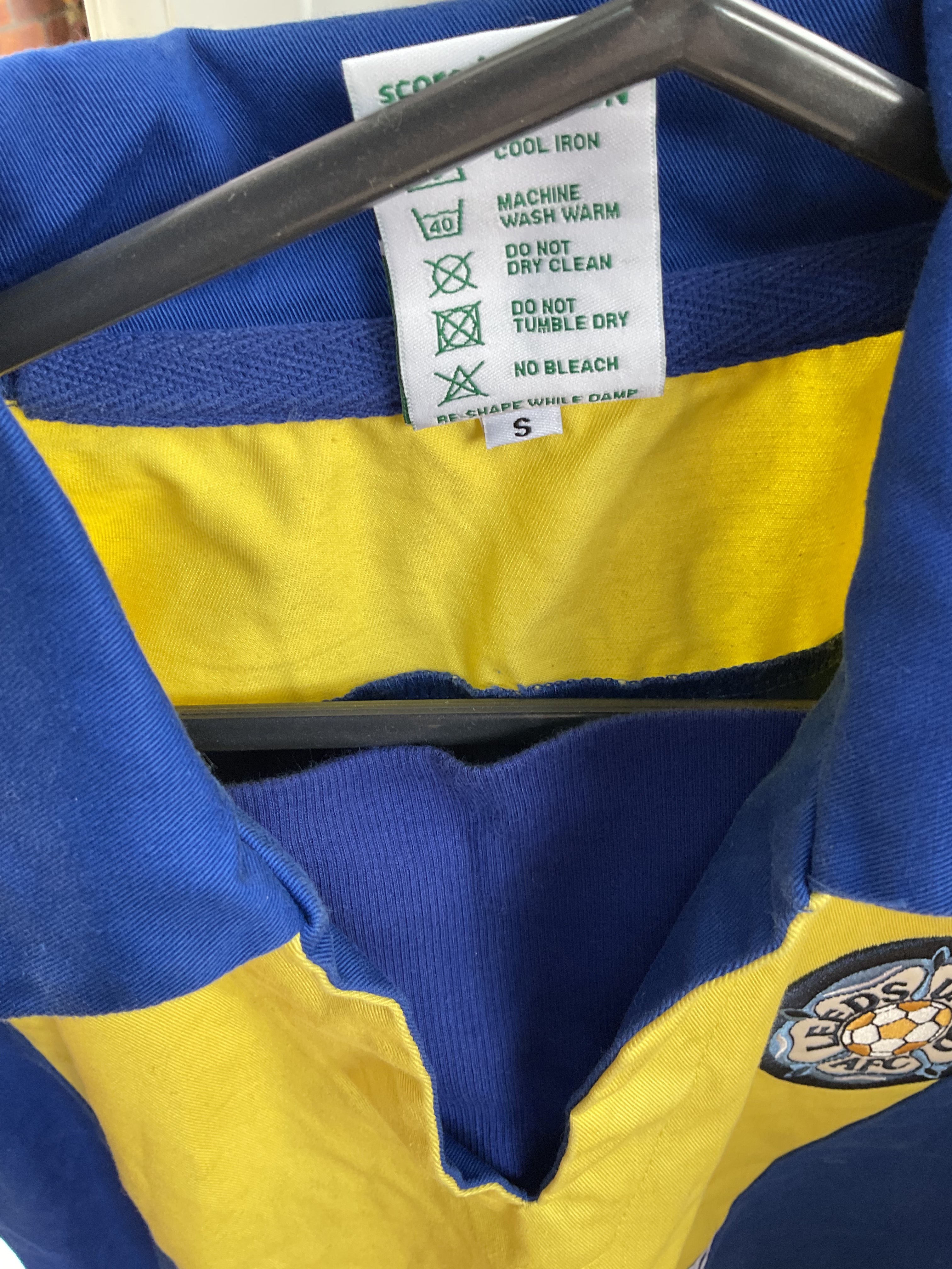 Leeds United Replica Retro Drill Top. Size Small.